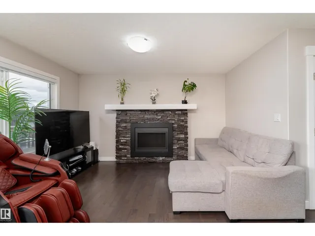 191 REED PLACE, Leduc 3