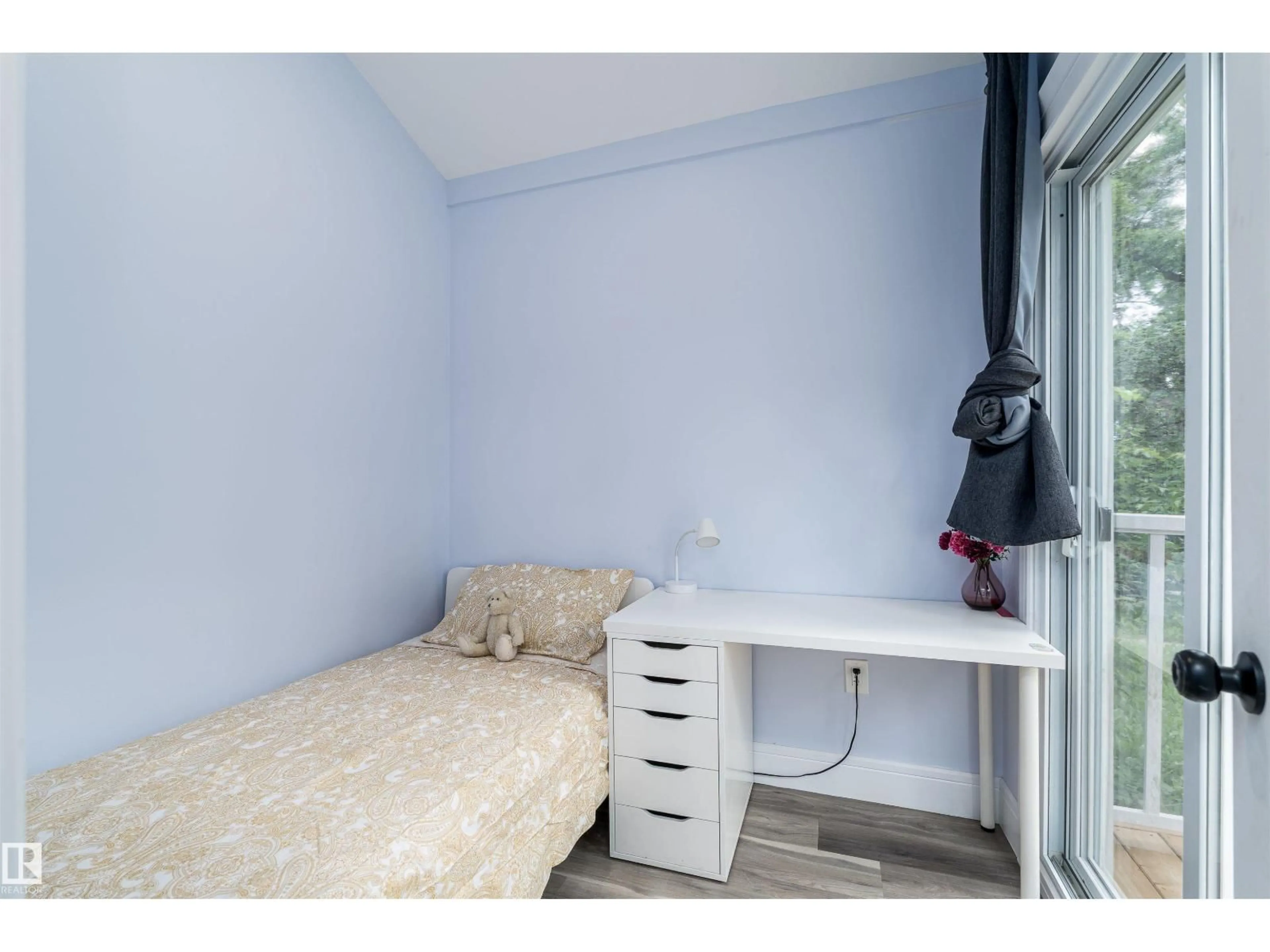 A pic of a room for 10934 80 AV, Edmonton Alberta T6G0R1