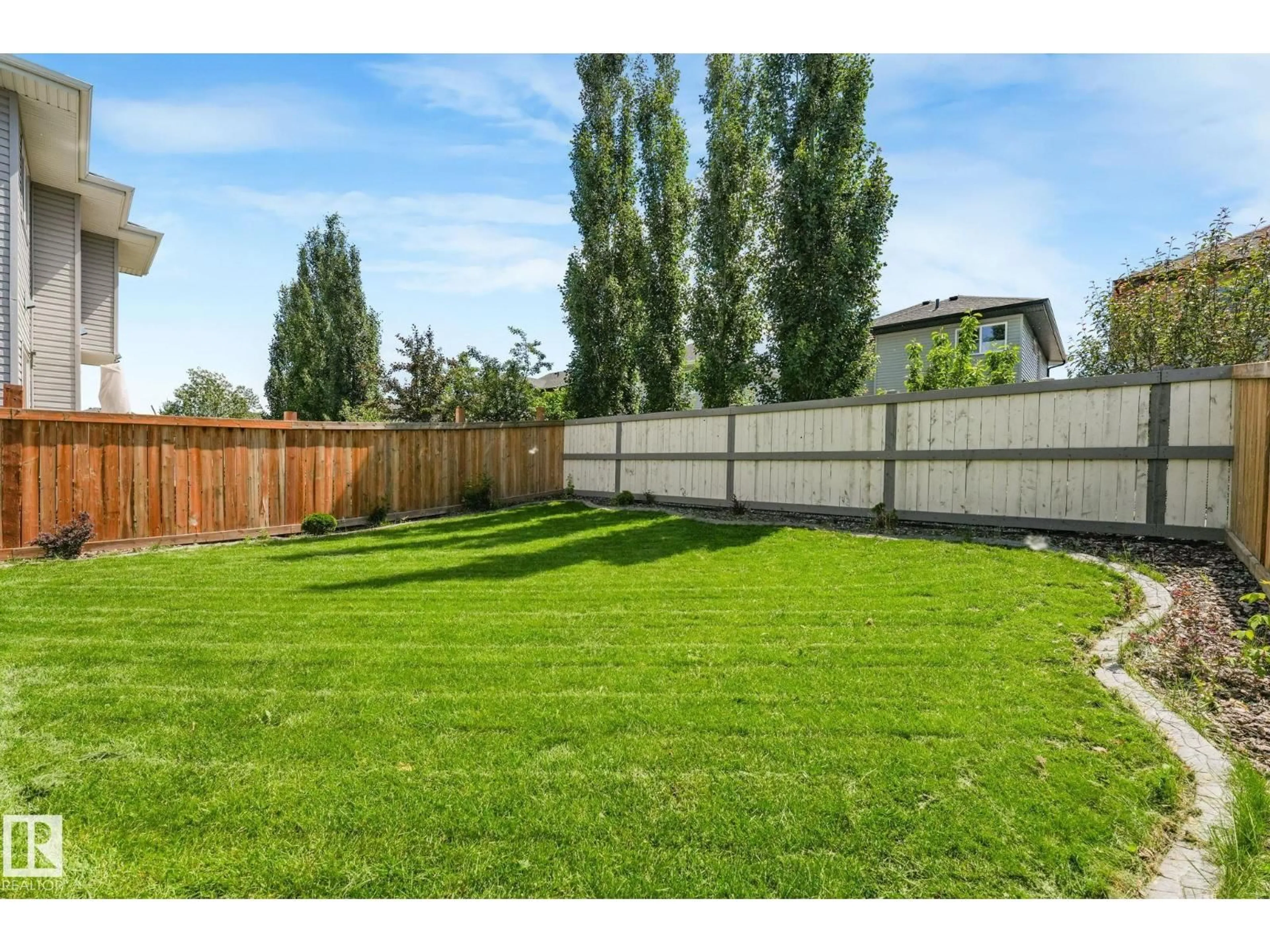 A pic from outside/outdoor area/front of a property/back of a property/a pic from drone, unknown for 20741 98A AV, Edmonton Alberta T5T7G2