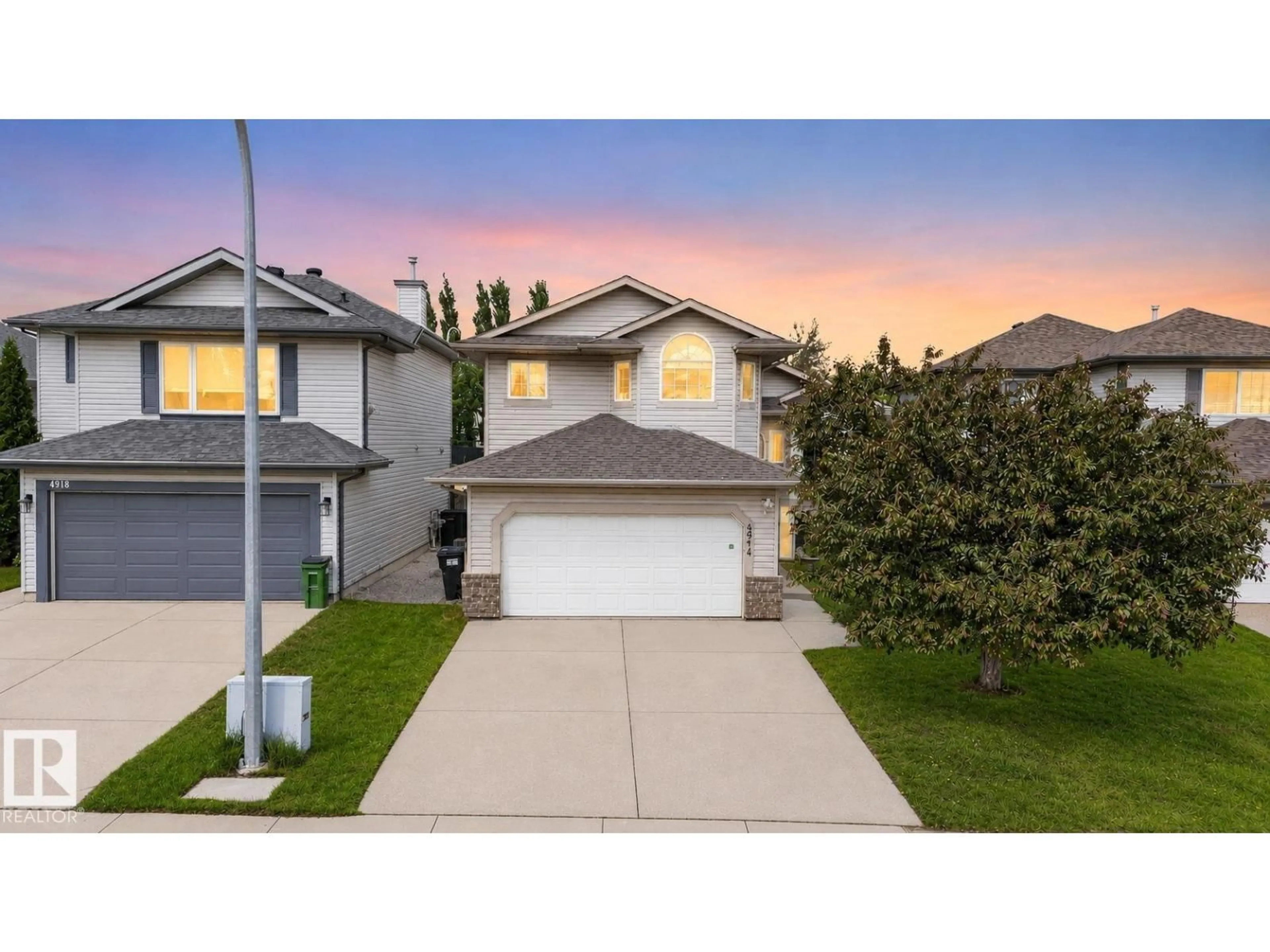 A pic from outside/outdoor area/front of a property/back of a property/a pic from drone, street for NW - 4914 152A AV, Edmonton Alberta T5Y3C1