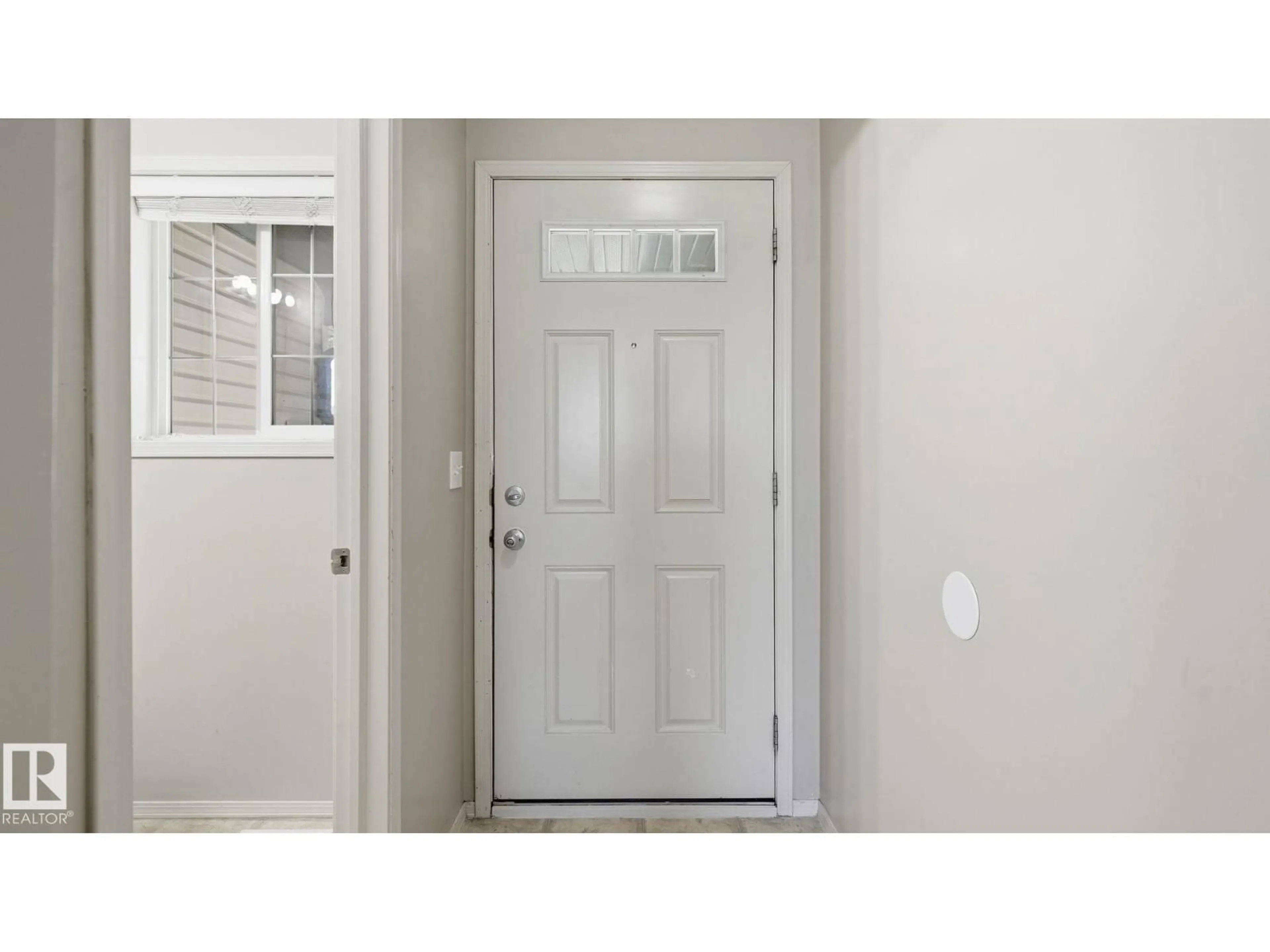 Indoor entryway for 149 GALLOWAY WD, Fort Saskatchewan Alberta T8L0B9