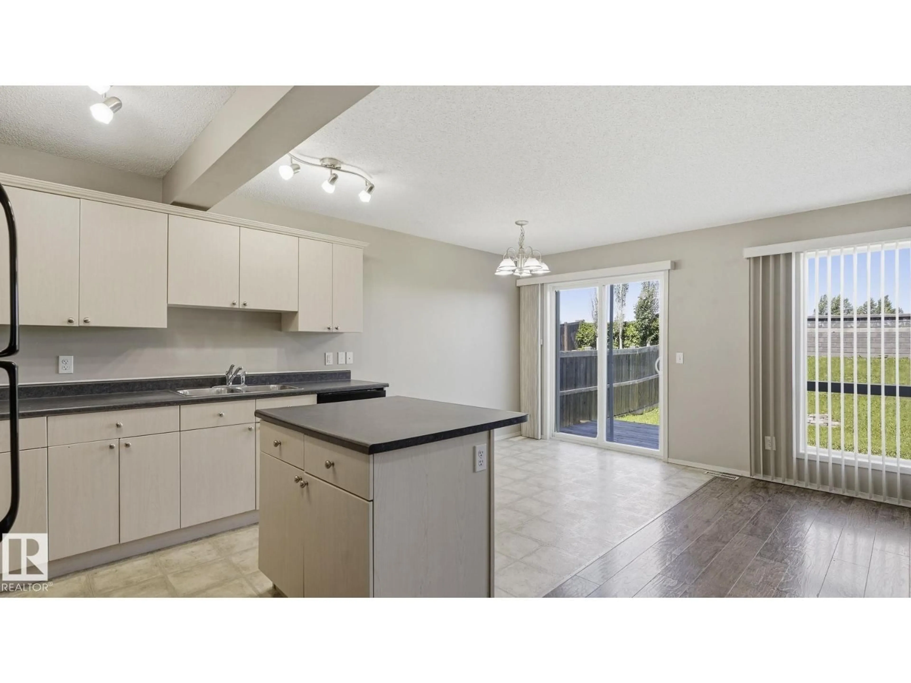 Open concept kitchen, unknown for 149 GALLOWAY WD, Fort Saskatchewan Alberta T8L0B9