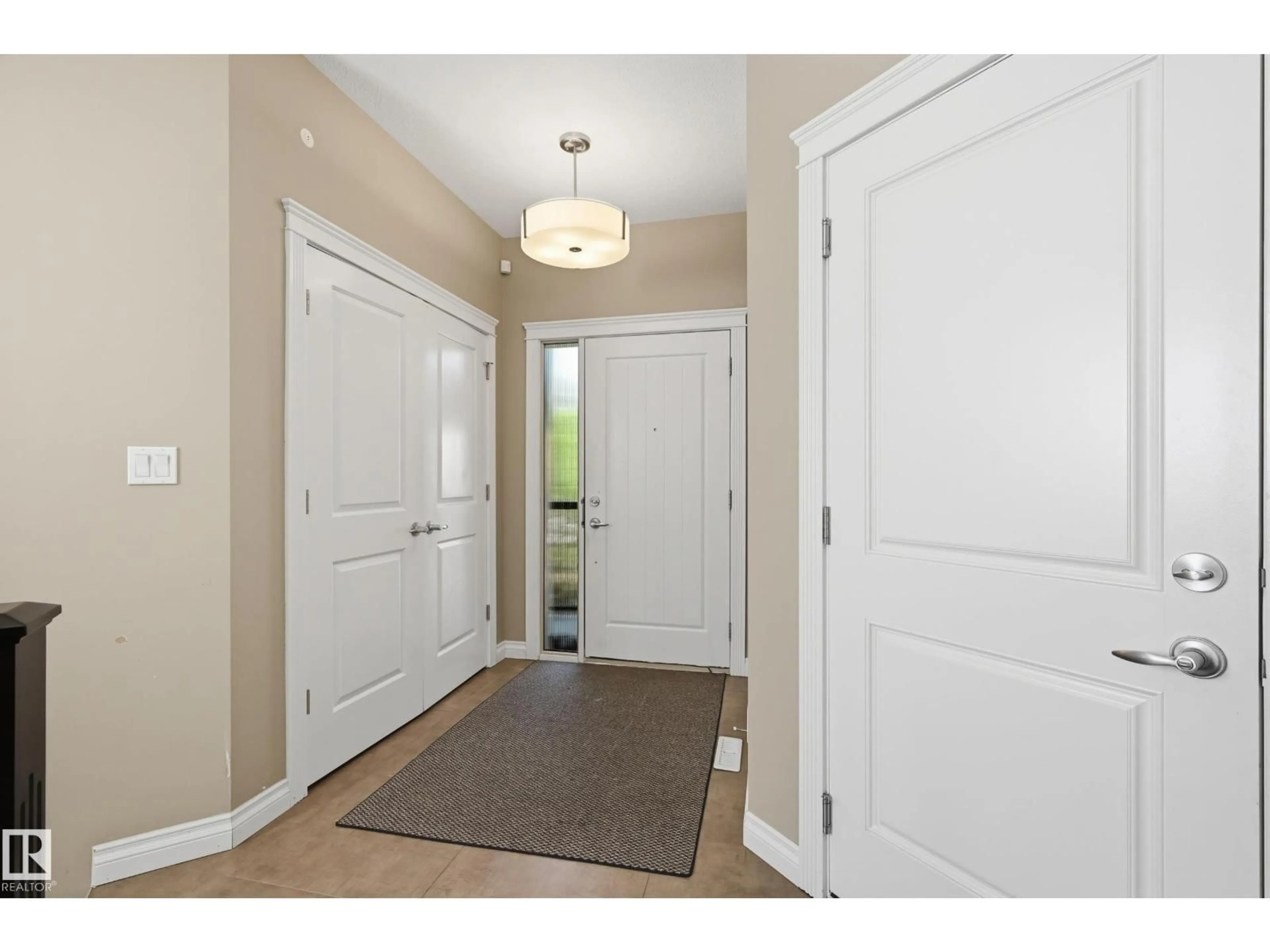 Indoor entryway for 629 ORTONA WY, Edmonton Alberta T5E6S9