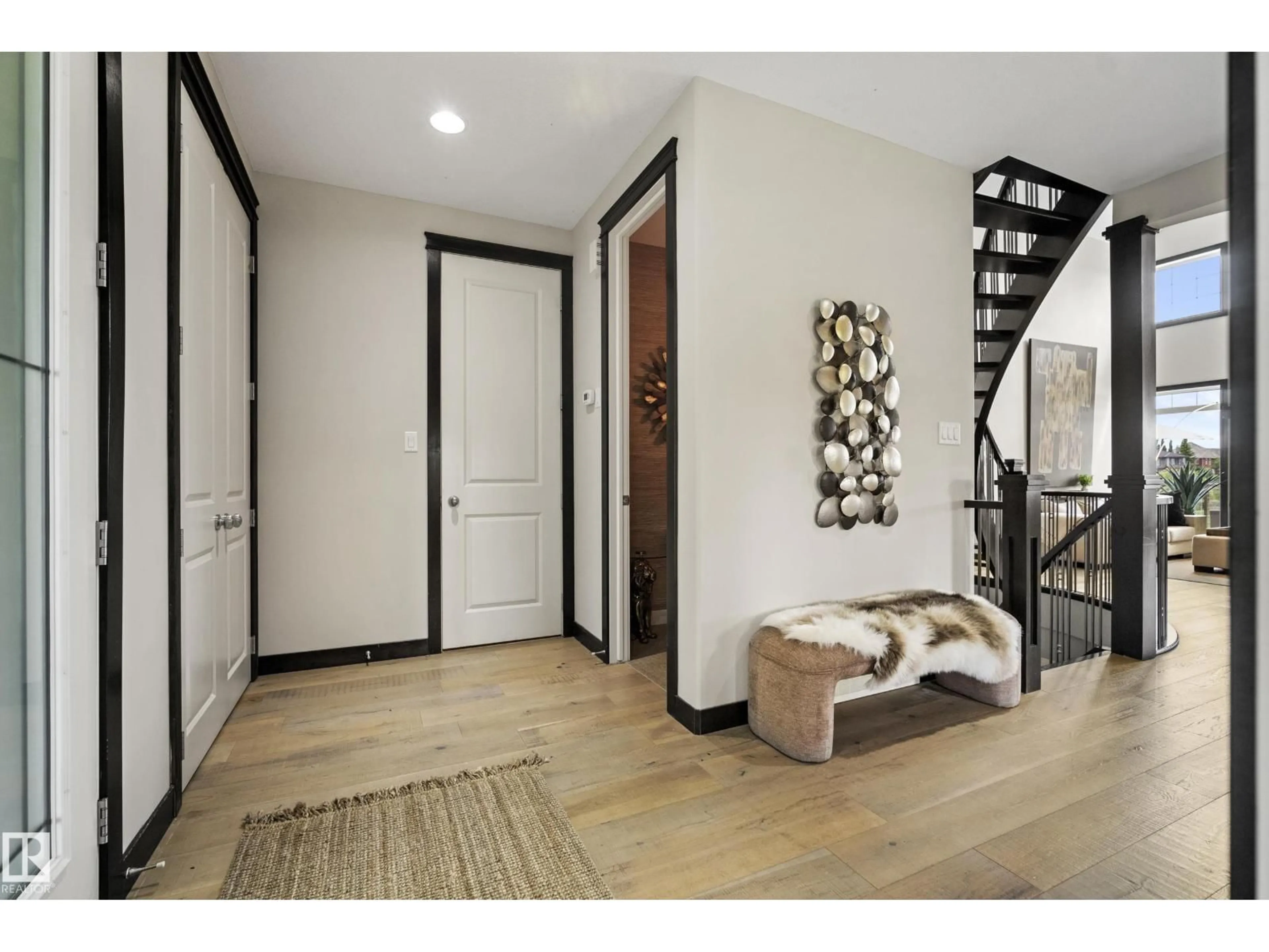 Indoor entryway for 1121 ADAMSON DR, Edmonton Alberta T6W0V4