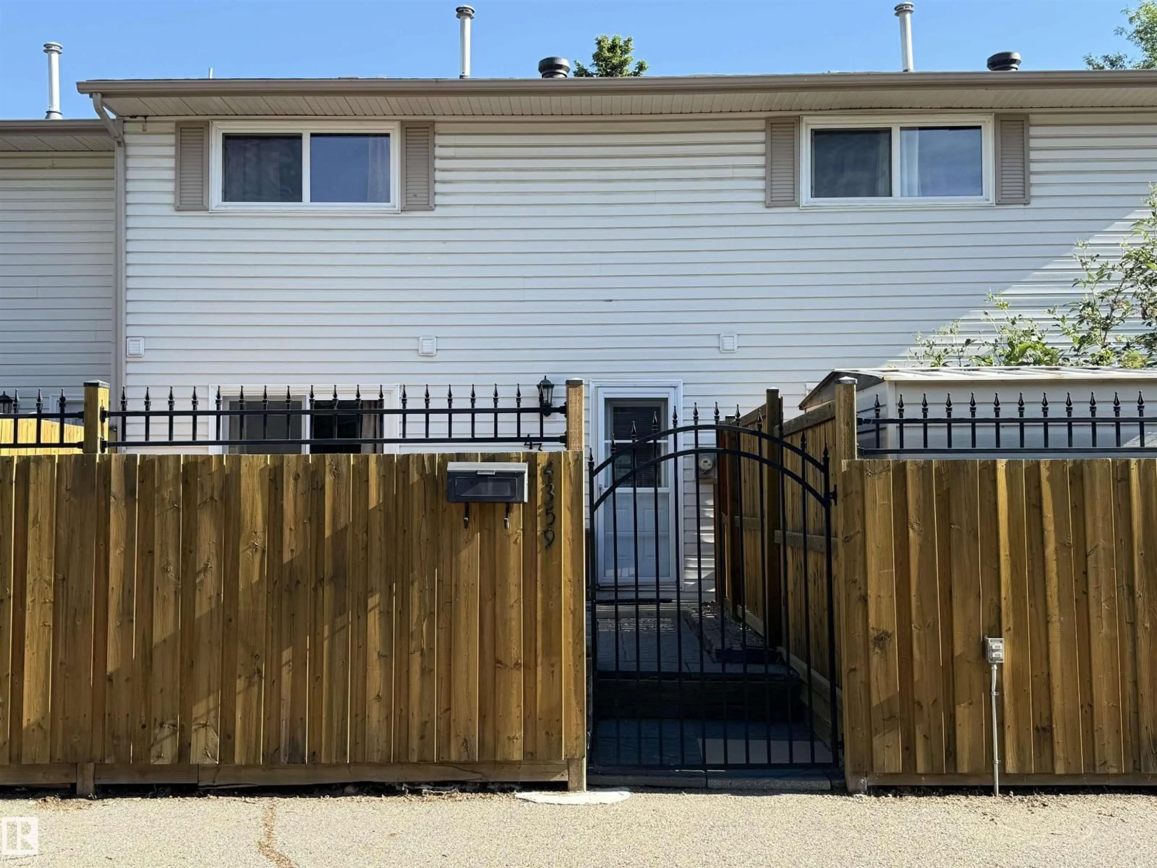Unknown for 4359 46 ST, Stony Plain Alberta T7Z1J9