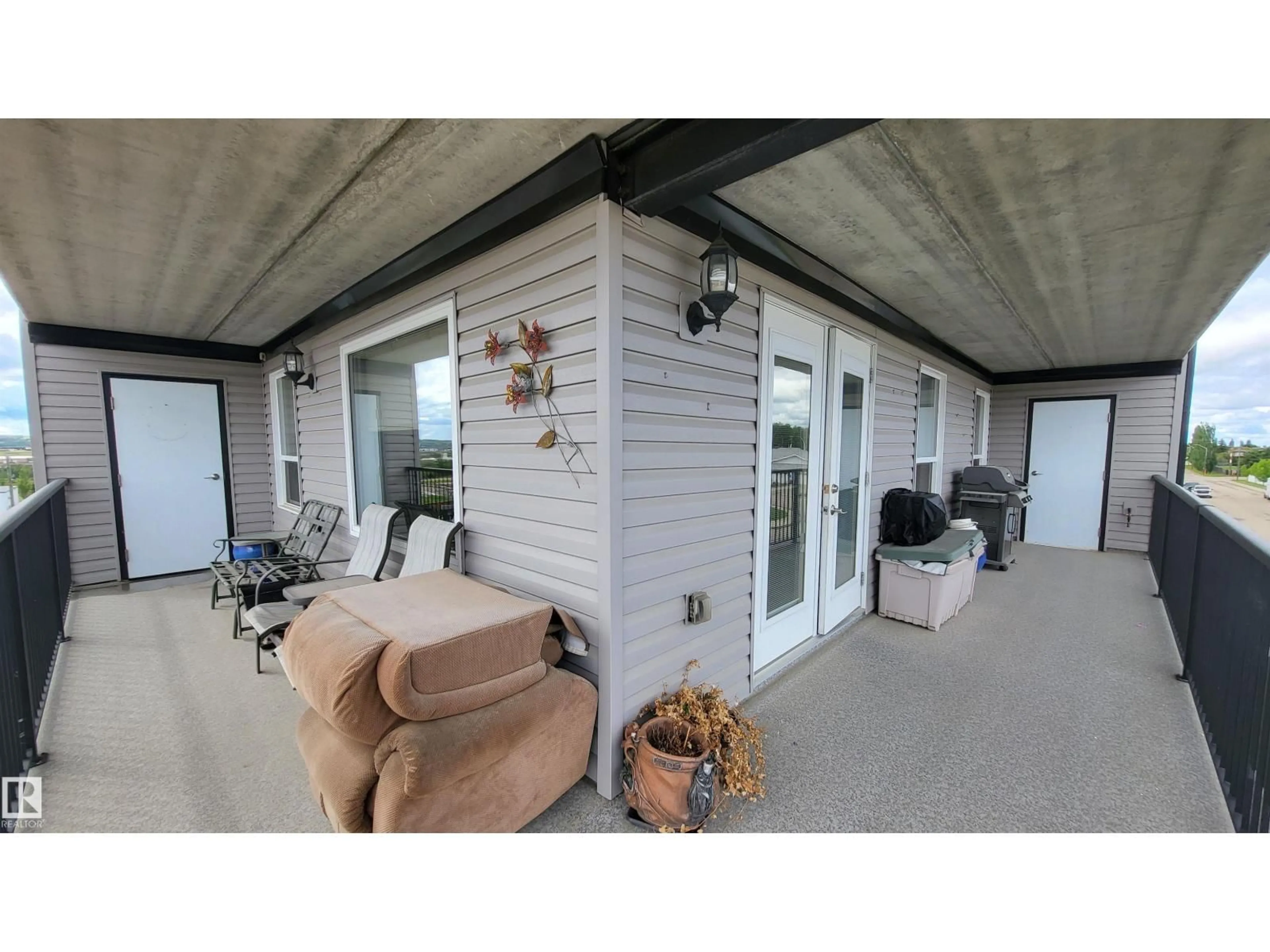 Unknown for 303 - 4002 47 ST, Drayton Valley Alberta T7A0A2