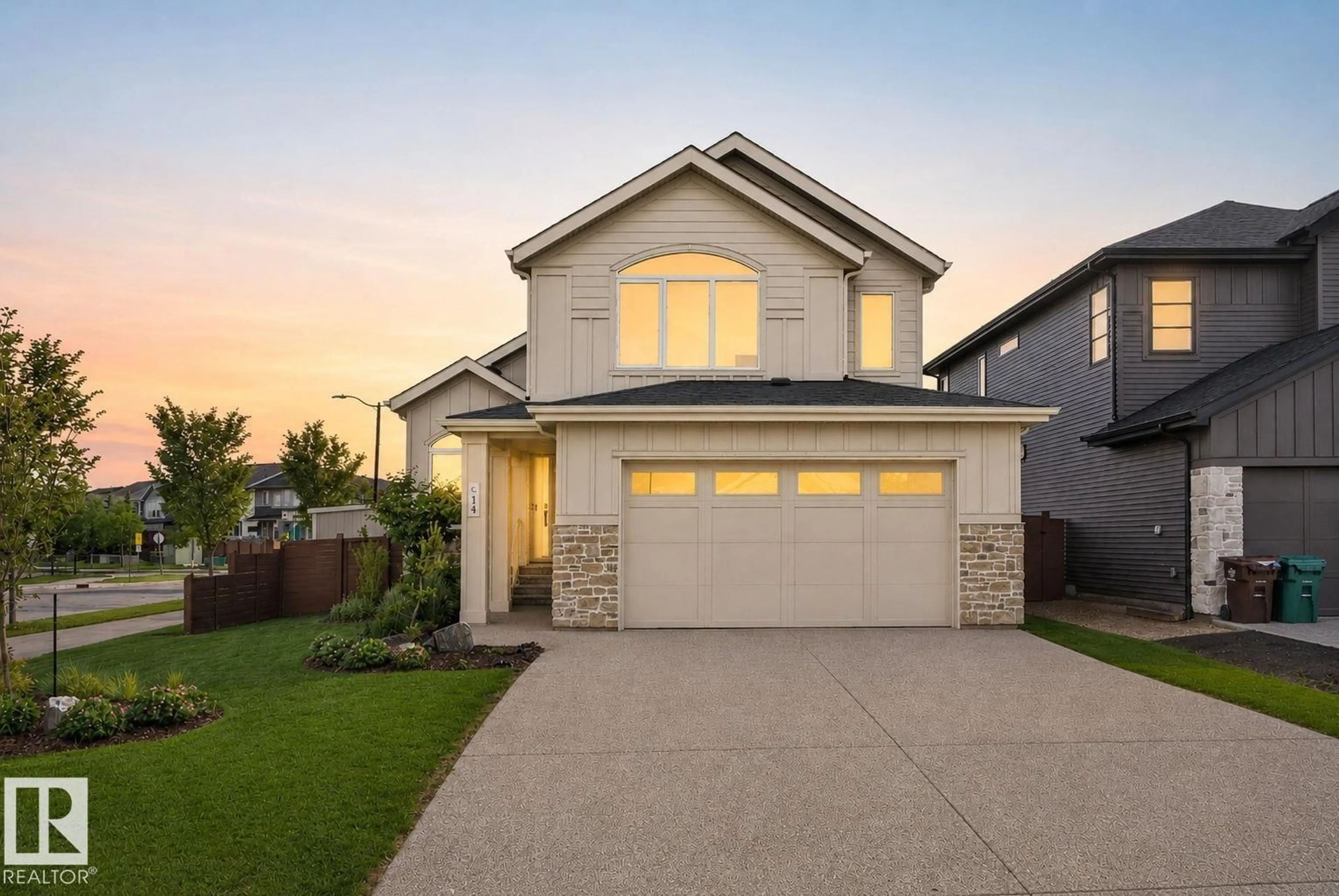 Home with vinyl exterior material, street for 14 JANE PT, St. Albert Alberta T8N8A2