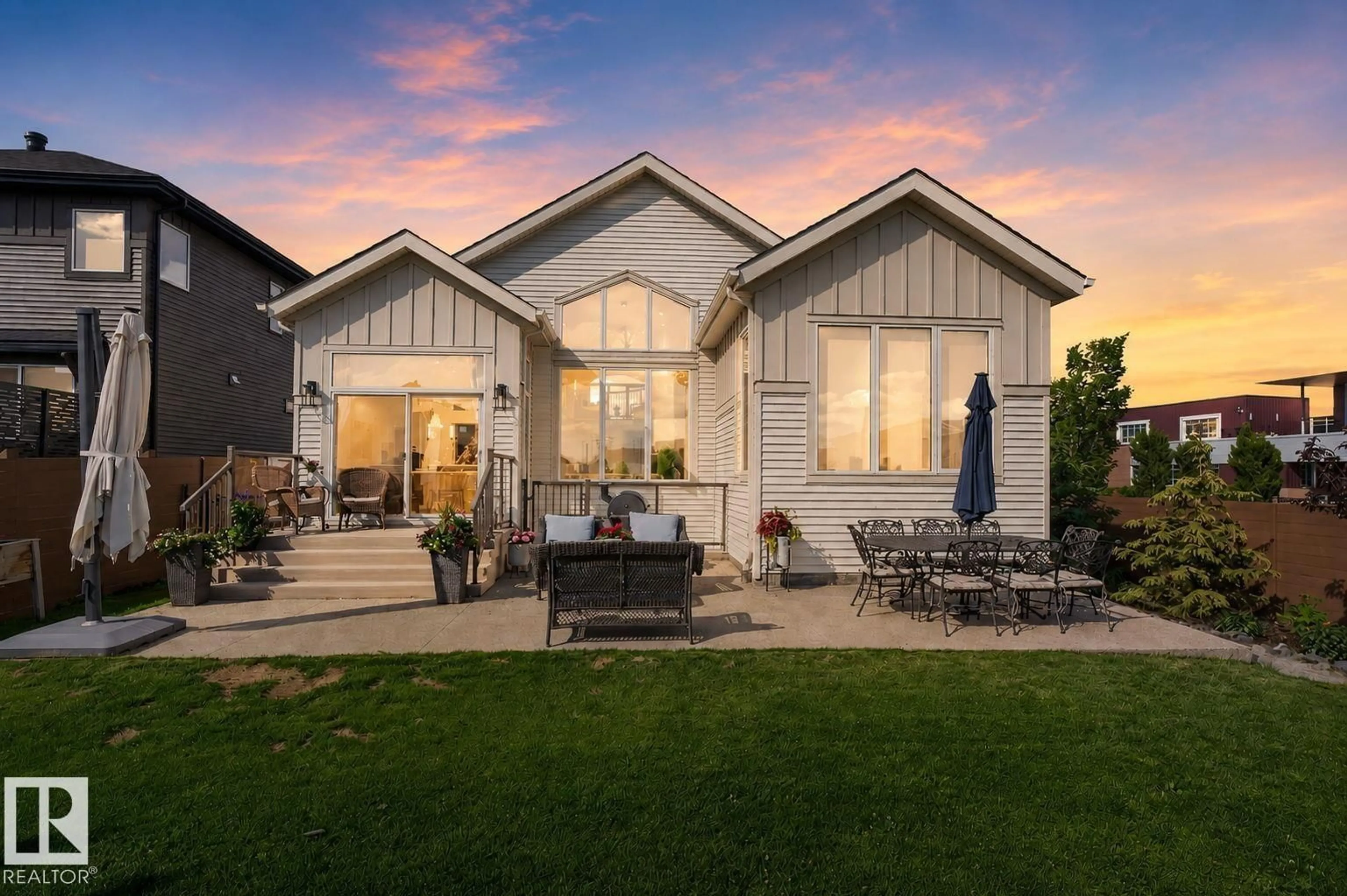 Home with vinyl exterior material, street for 14 JANE PT, St. Albert Alberta T8N8A2