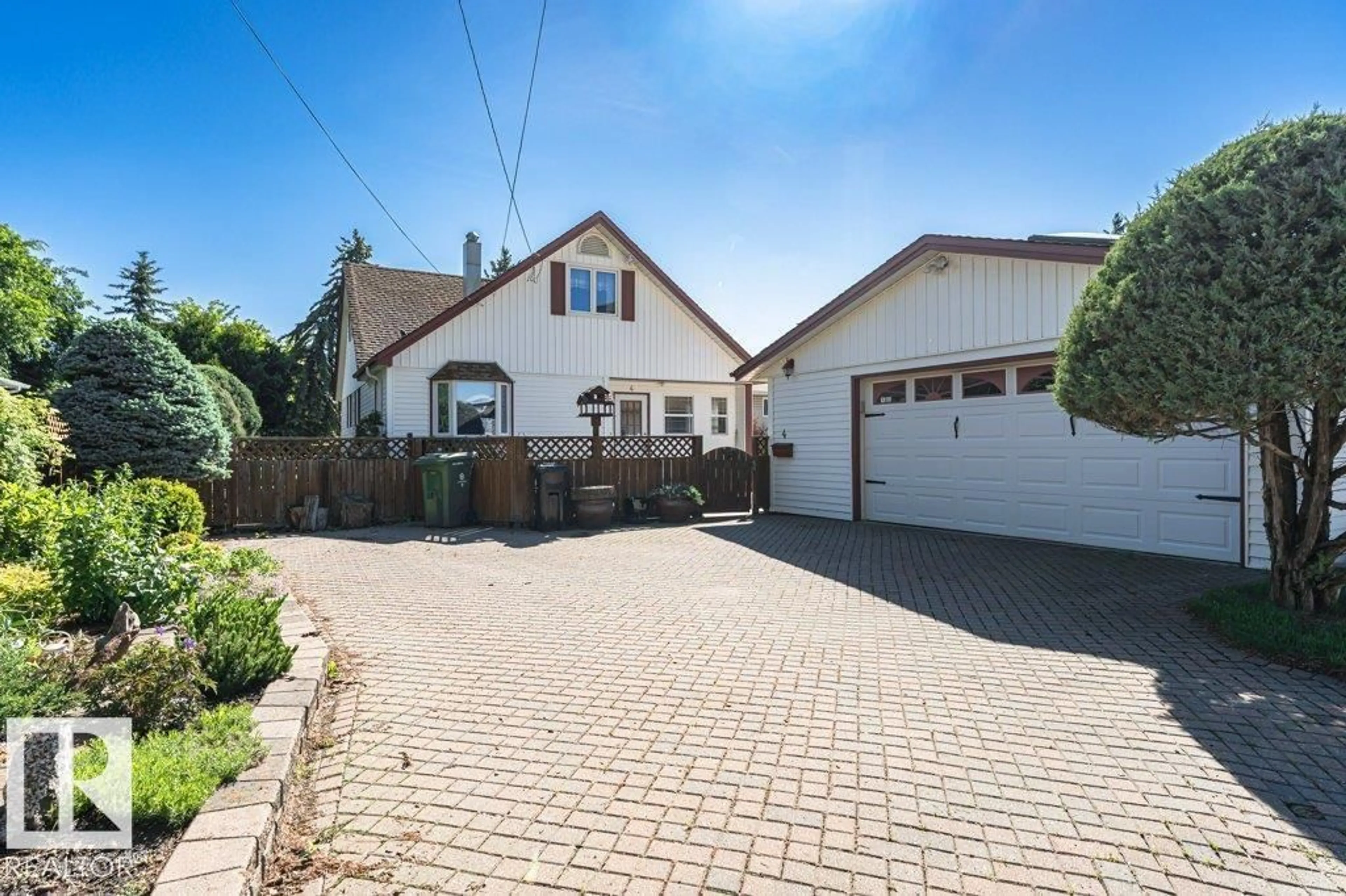 A pic from outside/outdoor area/front of a property/back of a property/a pic from drone, street for 4 JUBILEE DR, Fort Saskatchewan Alberta T8L2L8