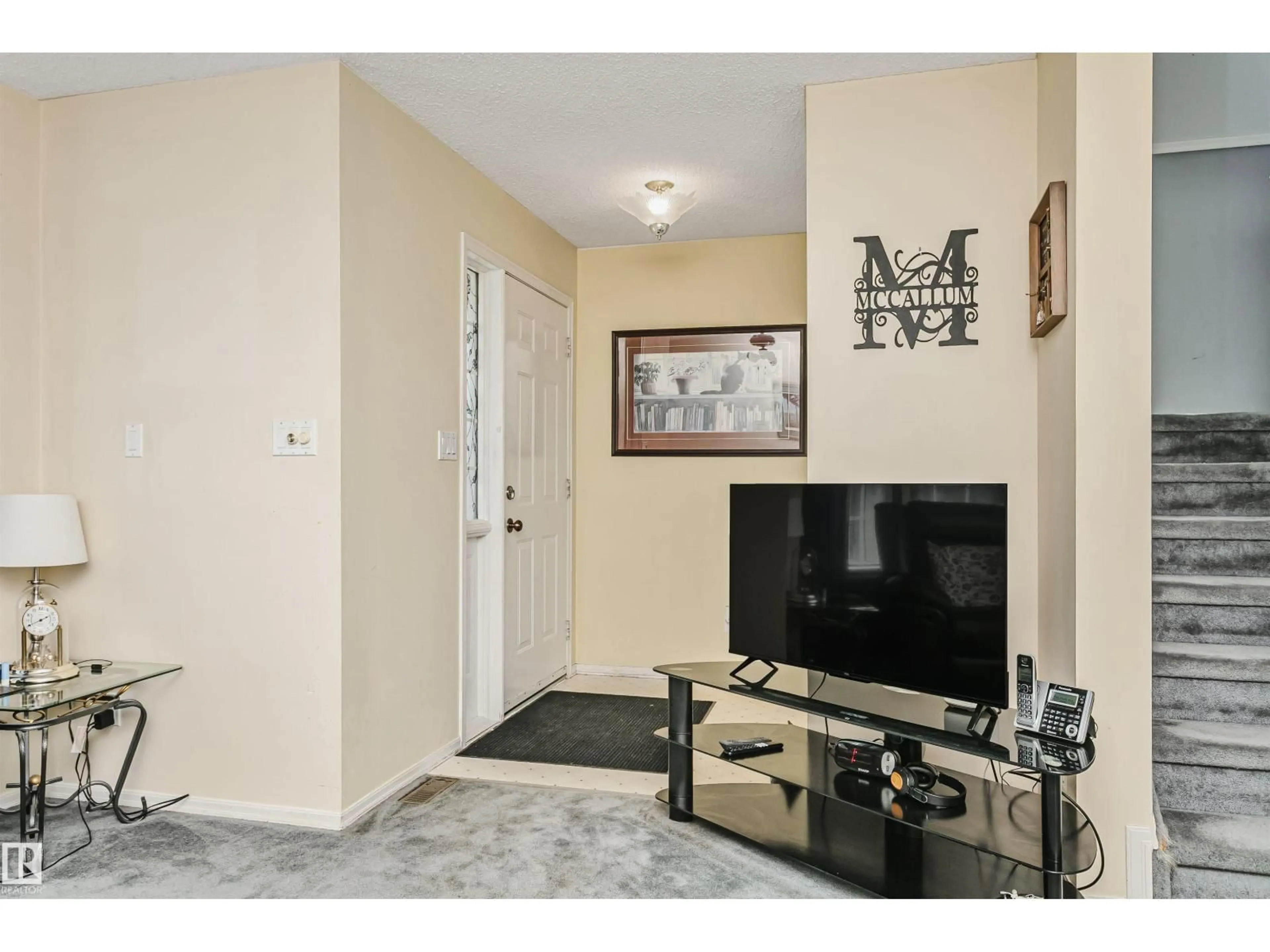 Indoor entryway for NW - 1612 80A ST, Edmonton Alberta T6K4E1