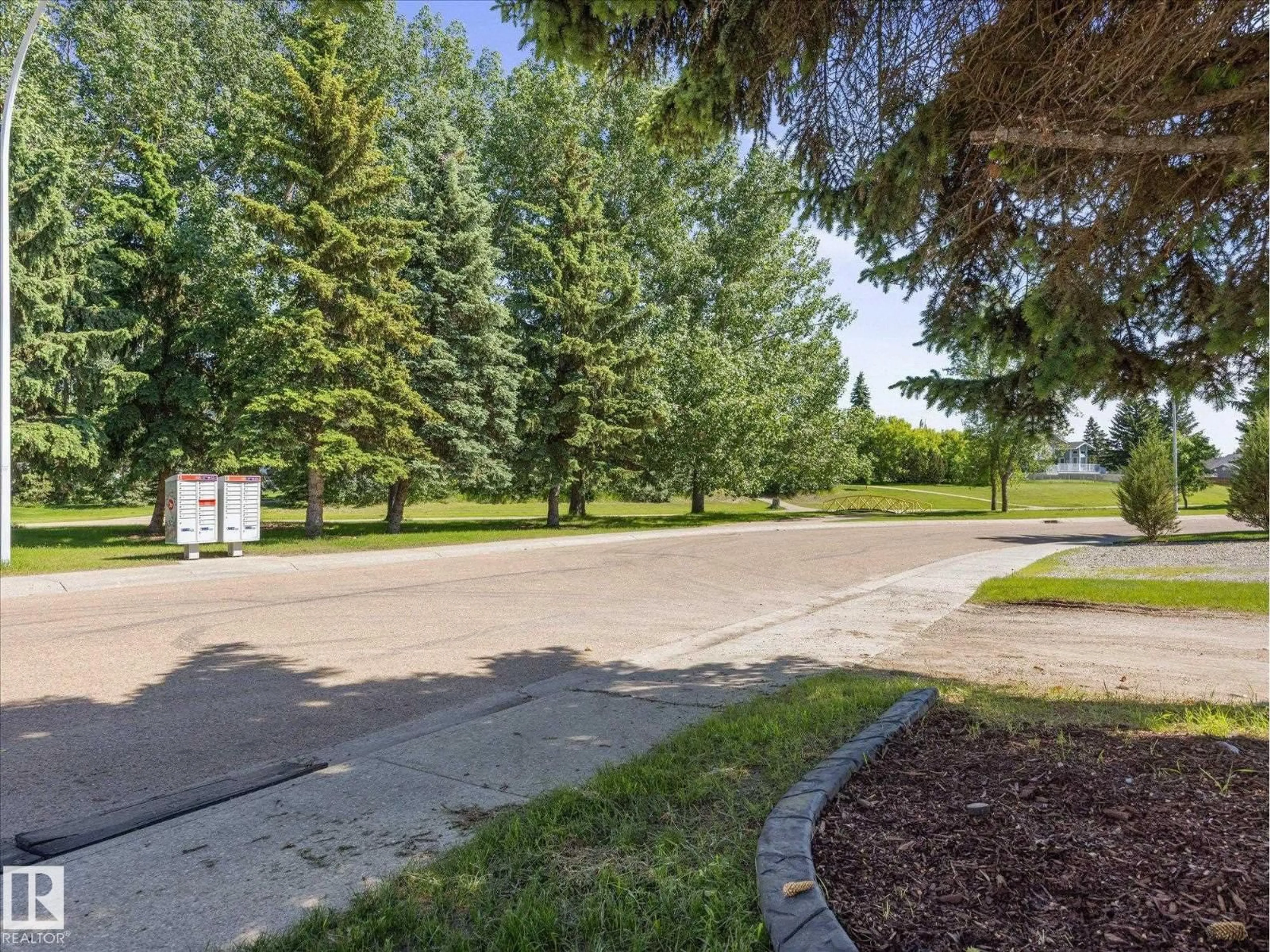 Patio, street for 5514 46 ST, Stony Plain Alberta T7Z1E1