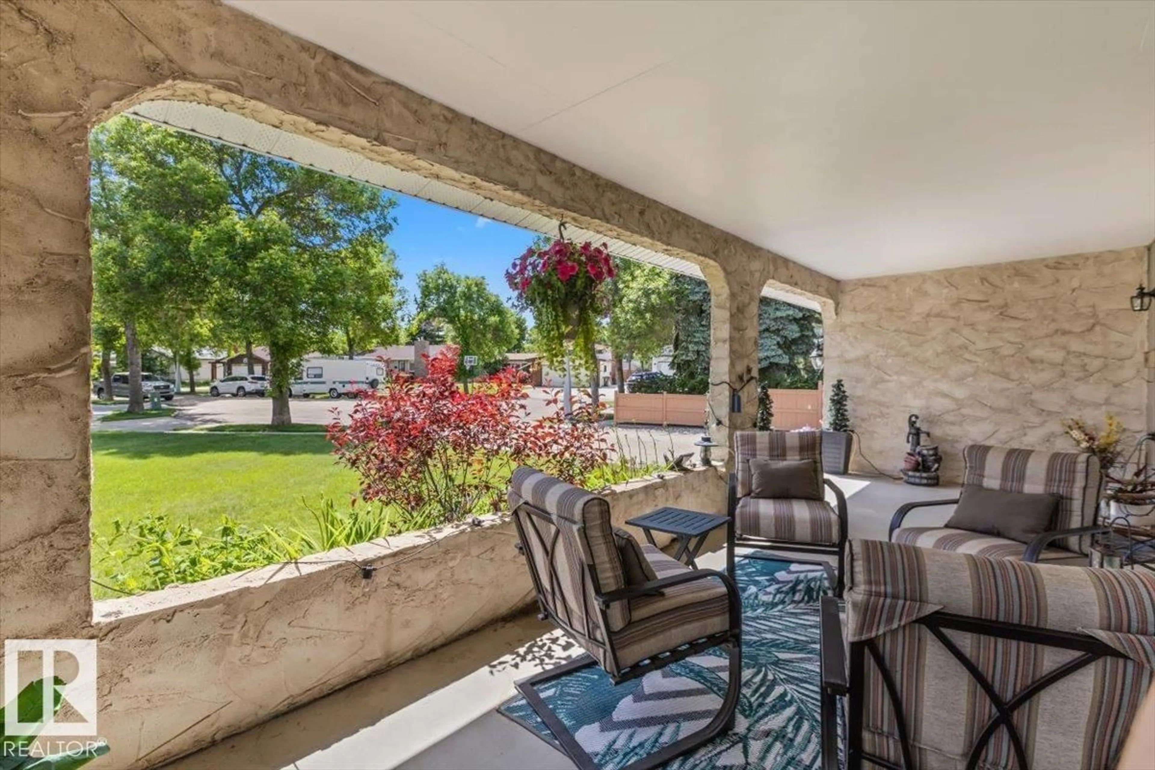 Patio, water/lake/river/ocean view for 13 LLOYD PL, St. Albert Alberta T8N2H4