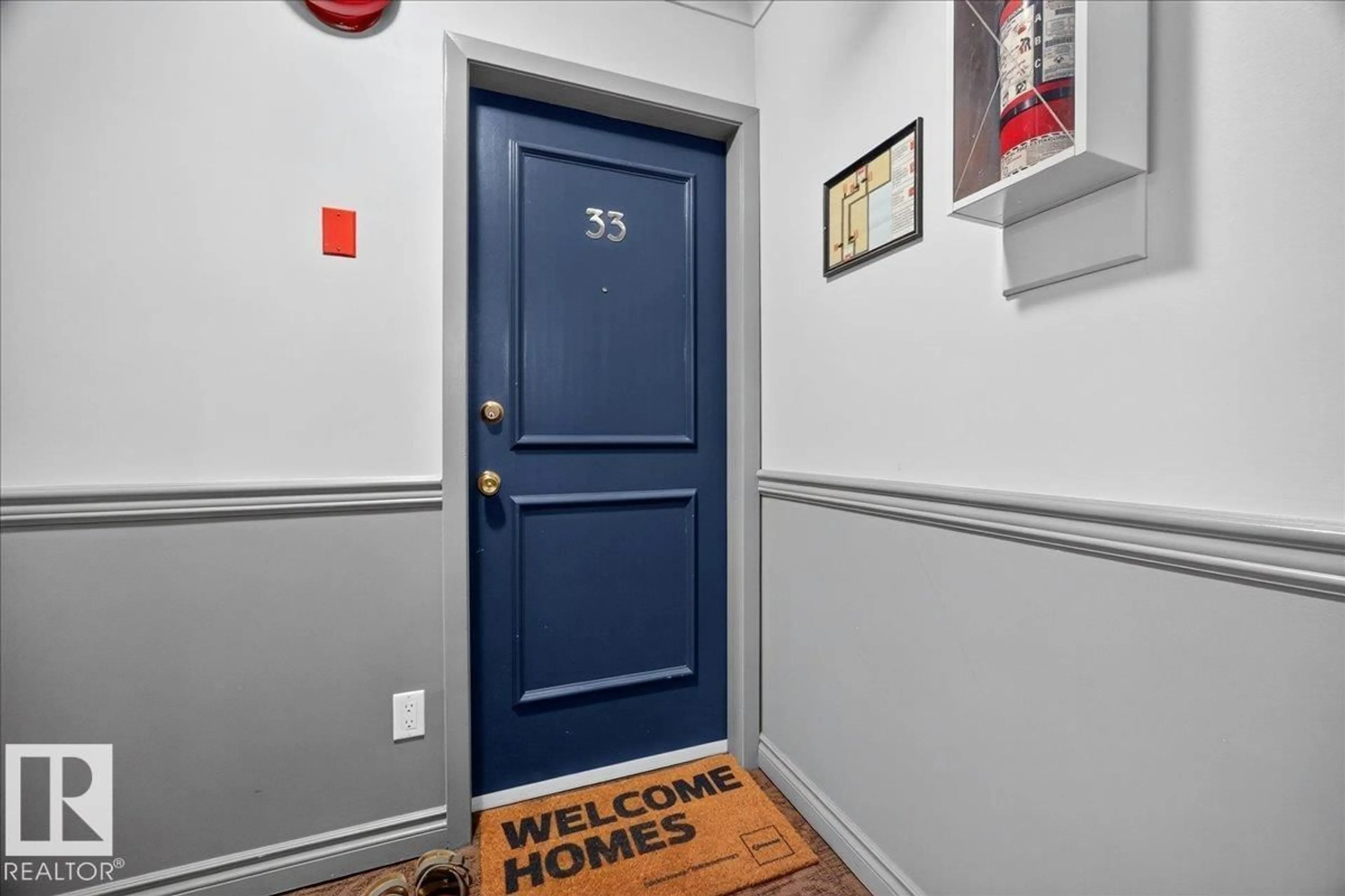 Indoor entryway for #33 - 10230 122 ST, Edmonton Alberta T5N1L9