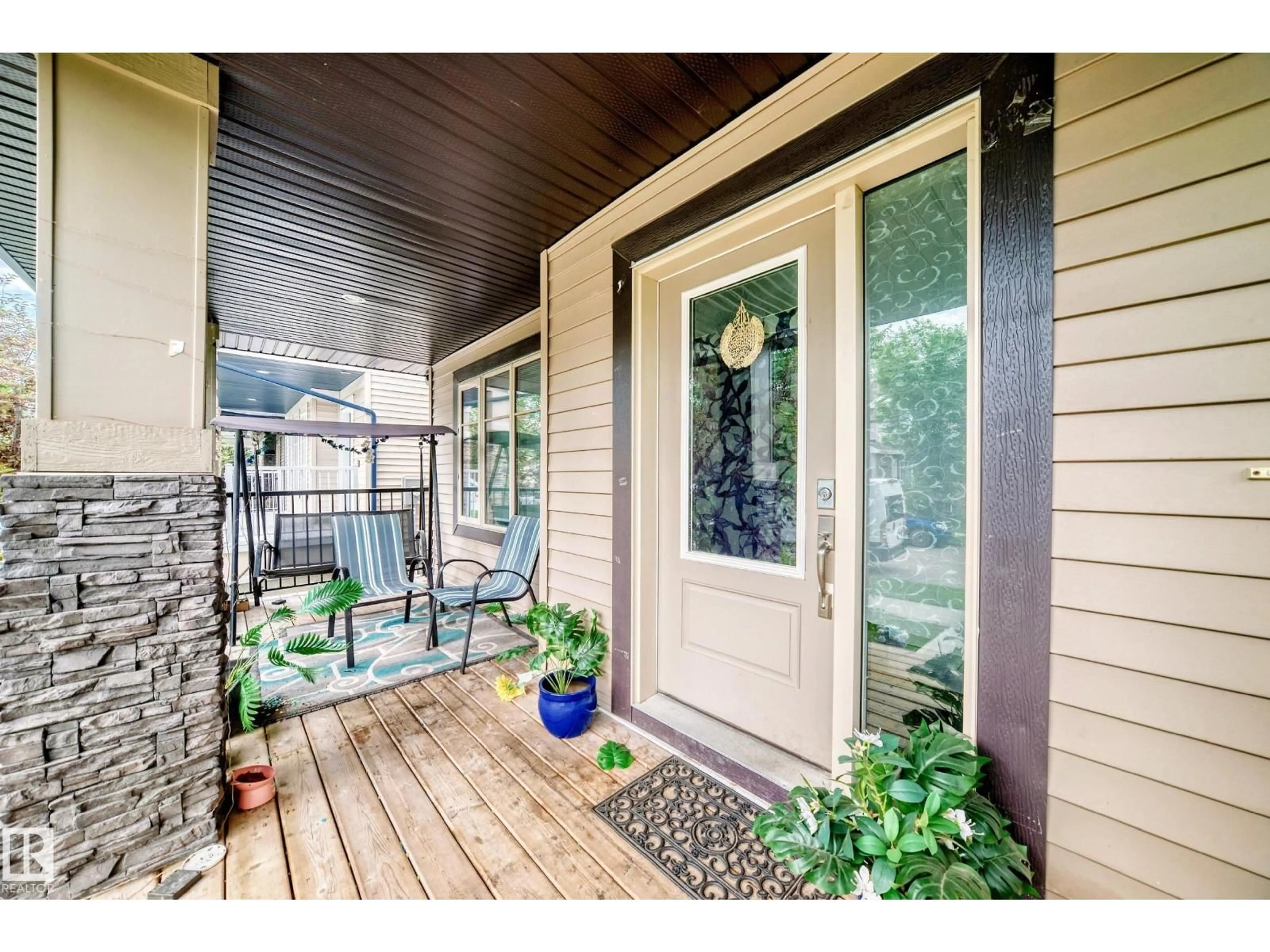 Indoor entryway for 4021 ALLAN CR, Edmonton Alberta T6W0L2