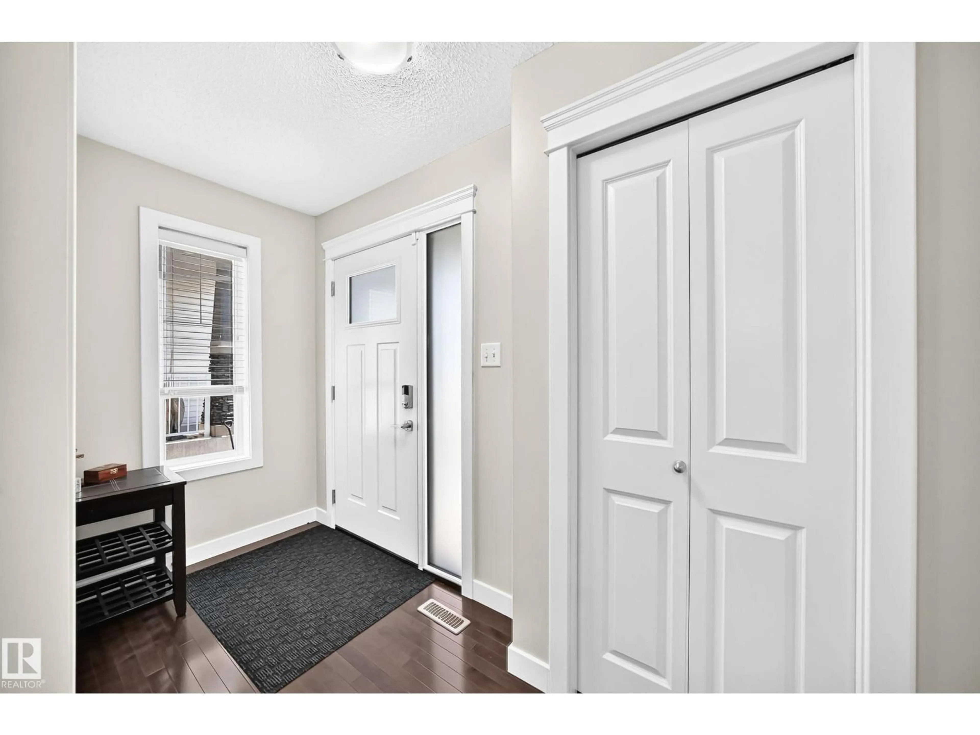 Indoor entryway for 3433 GOODRIDGE LINK, Edmonton Alberta T5T4E9