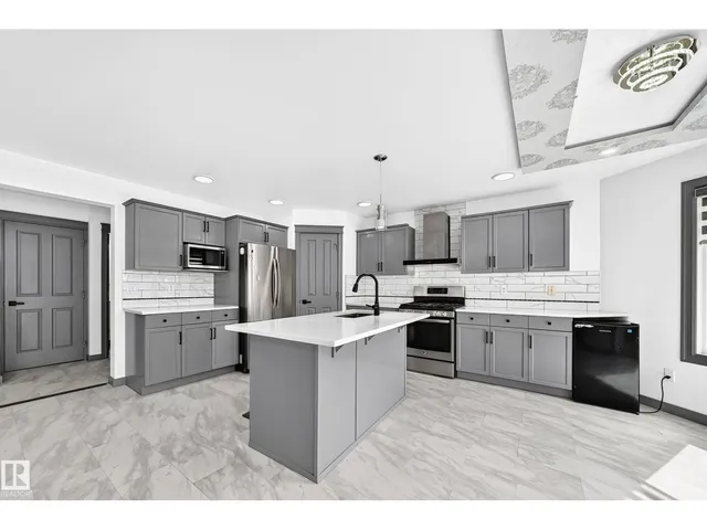 1549 37C AV, Edmonton 5