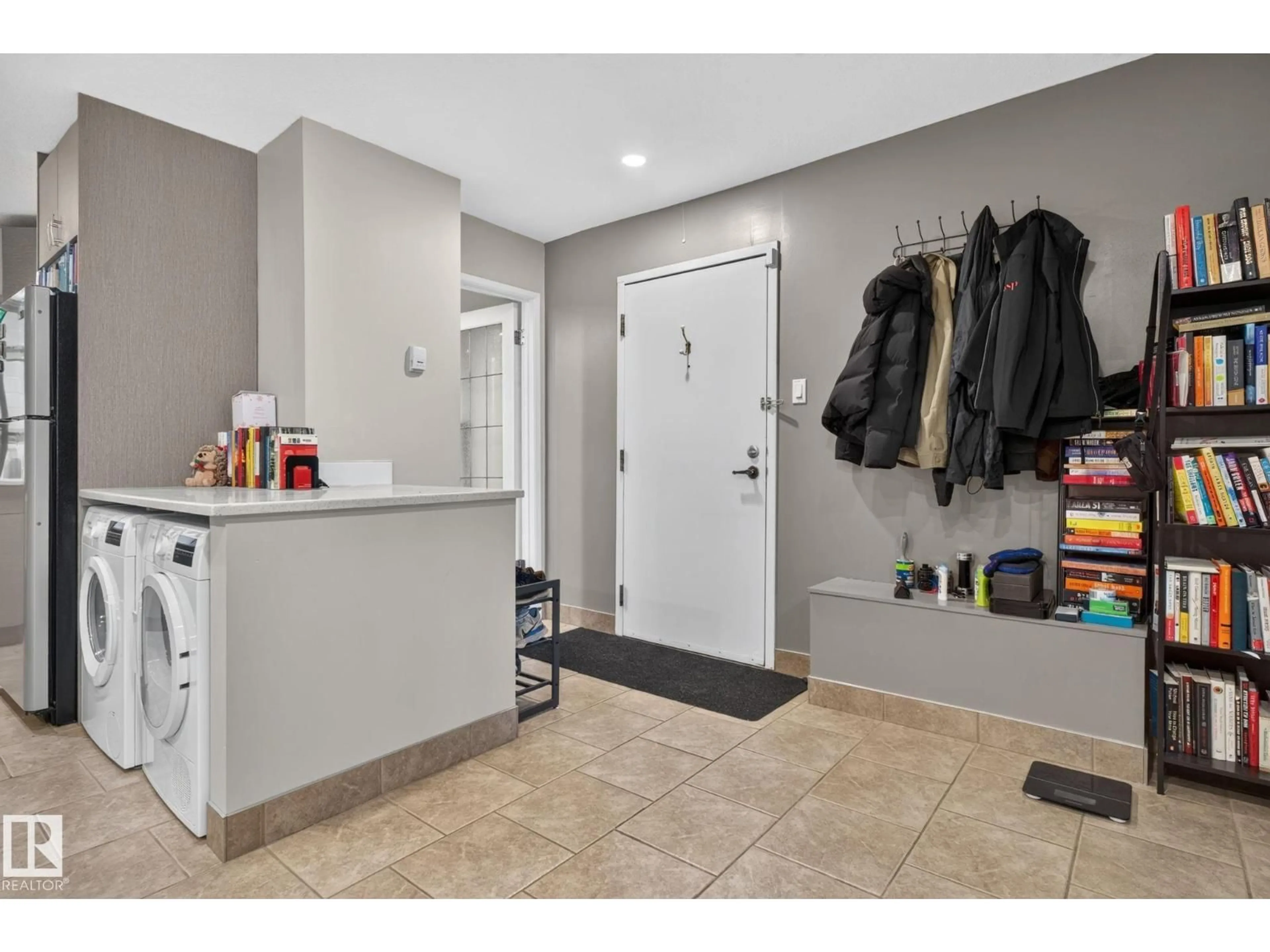 Indoor entryway for G14 - 10148 118 ST, Edmonton Alberta T5K1Y4