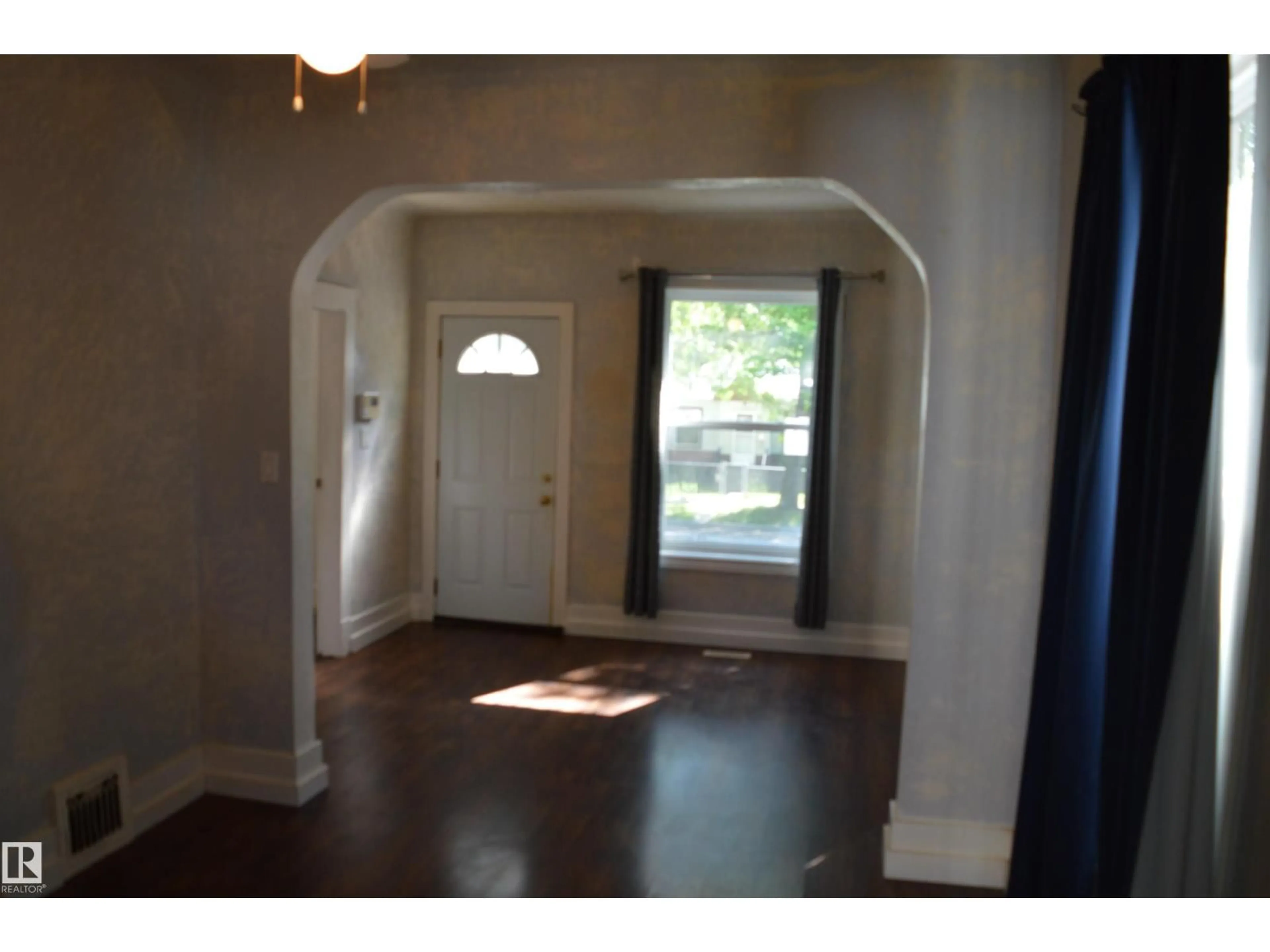 Indoor entryway for 11920 78 ST, Edmonton Alberta T5B2J5