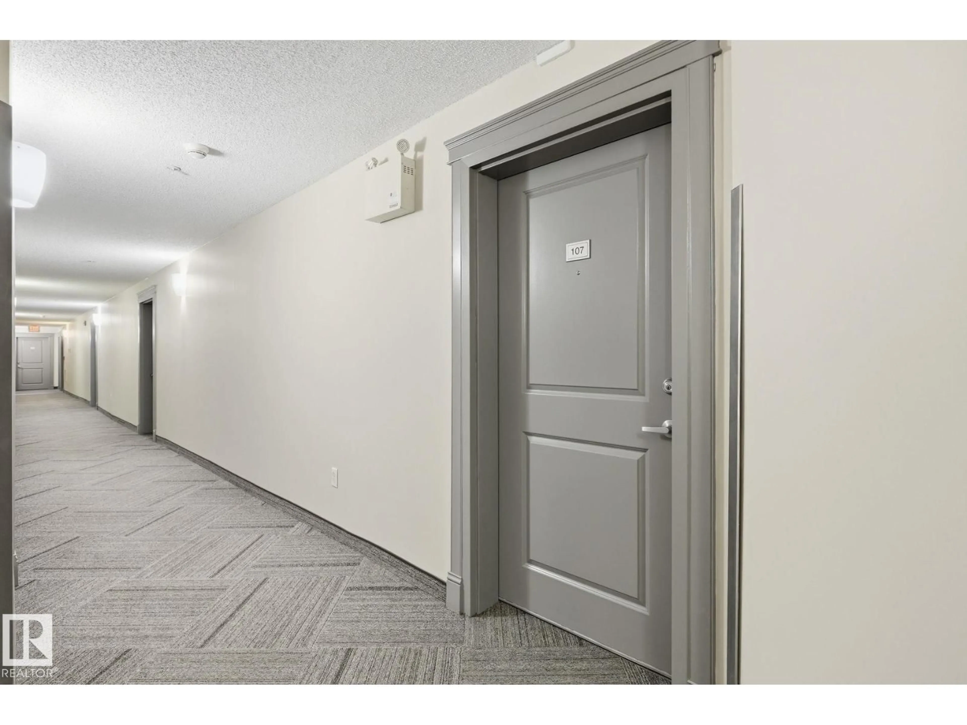 Indoor foyer for 107 - 11441 ELLERSLIE RD, Edmonton Alberta T6W1S9