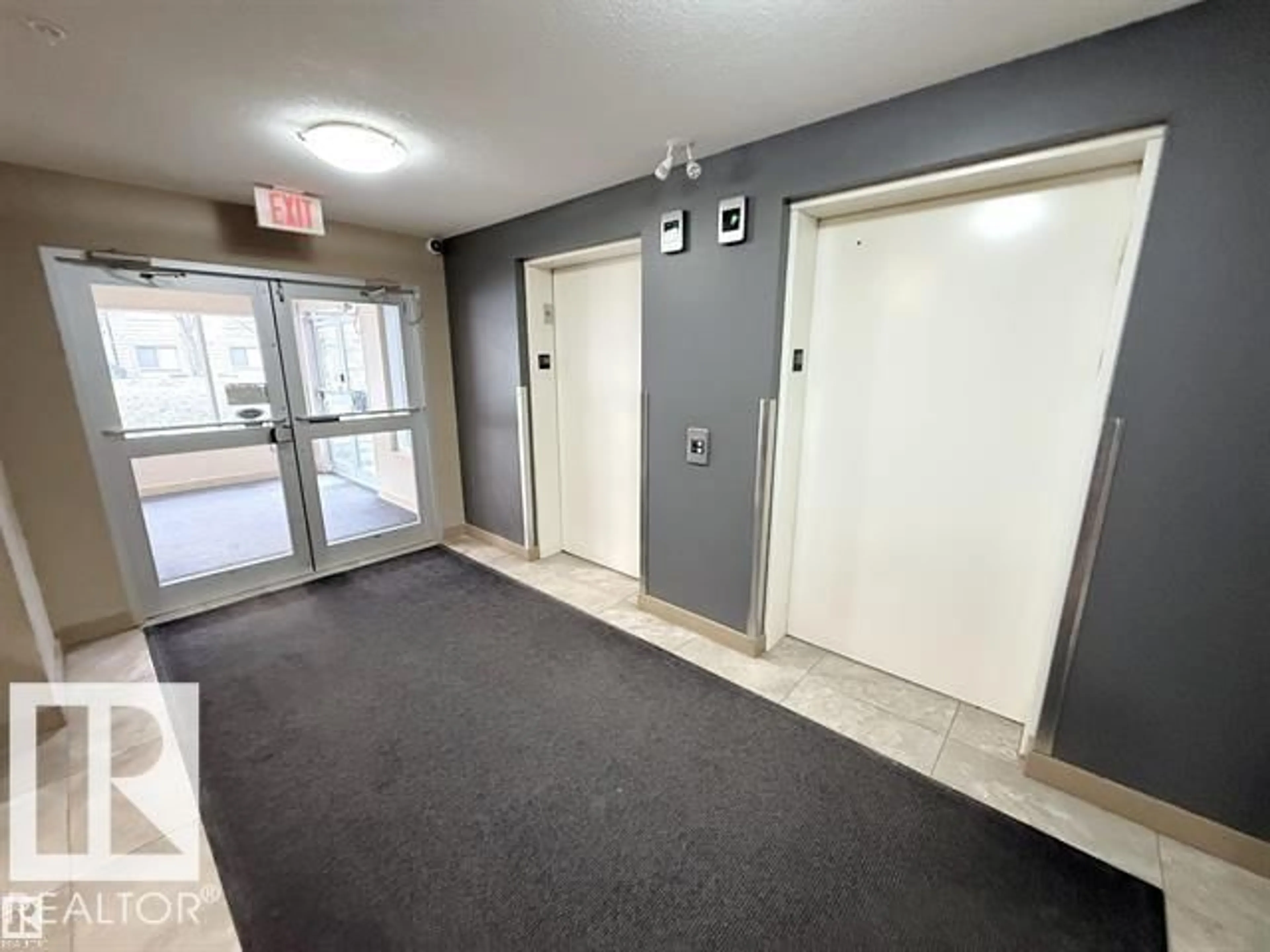 Indoor foyer for 311 - 17003 67 AV, Edmonton Alberta T5T6Y6