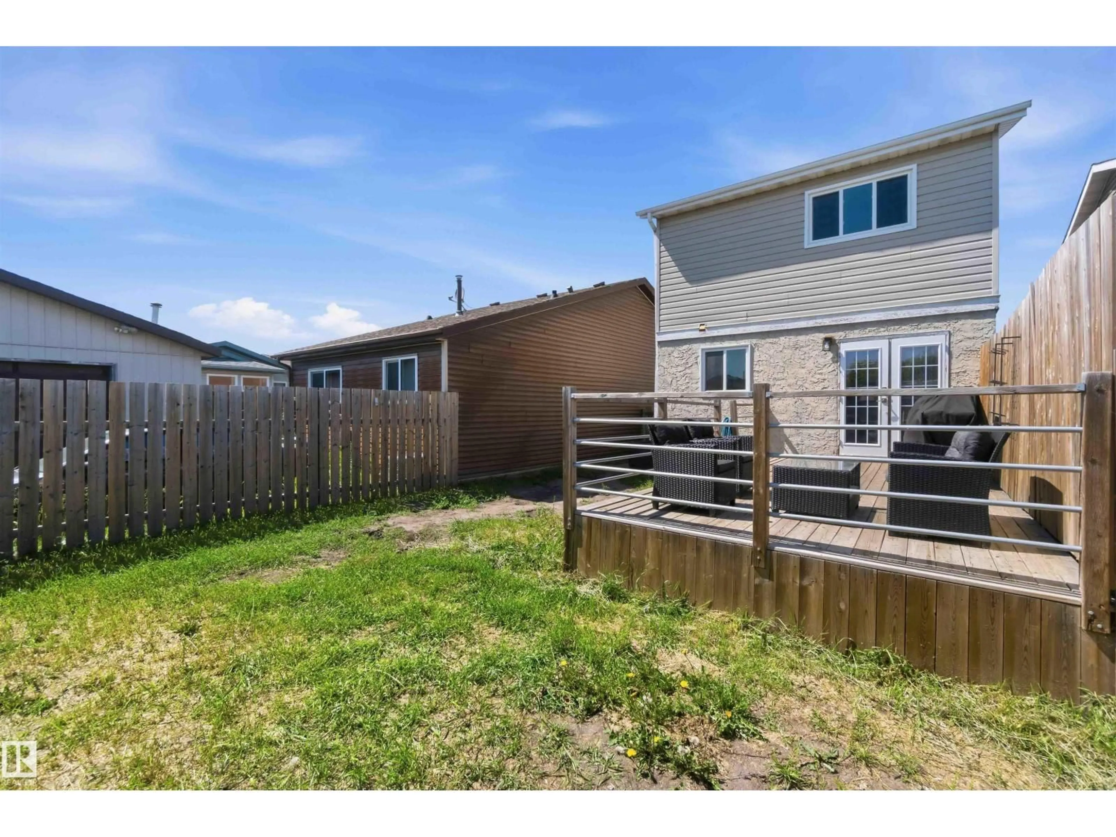 Patio, unknown for 135 BIRCH DR, Gibbons Alberta T0A1N0