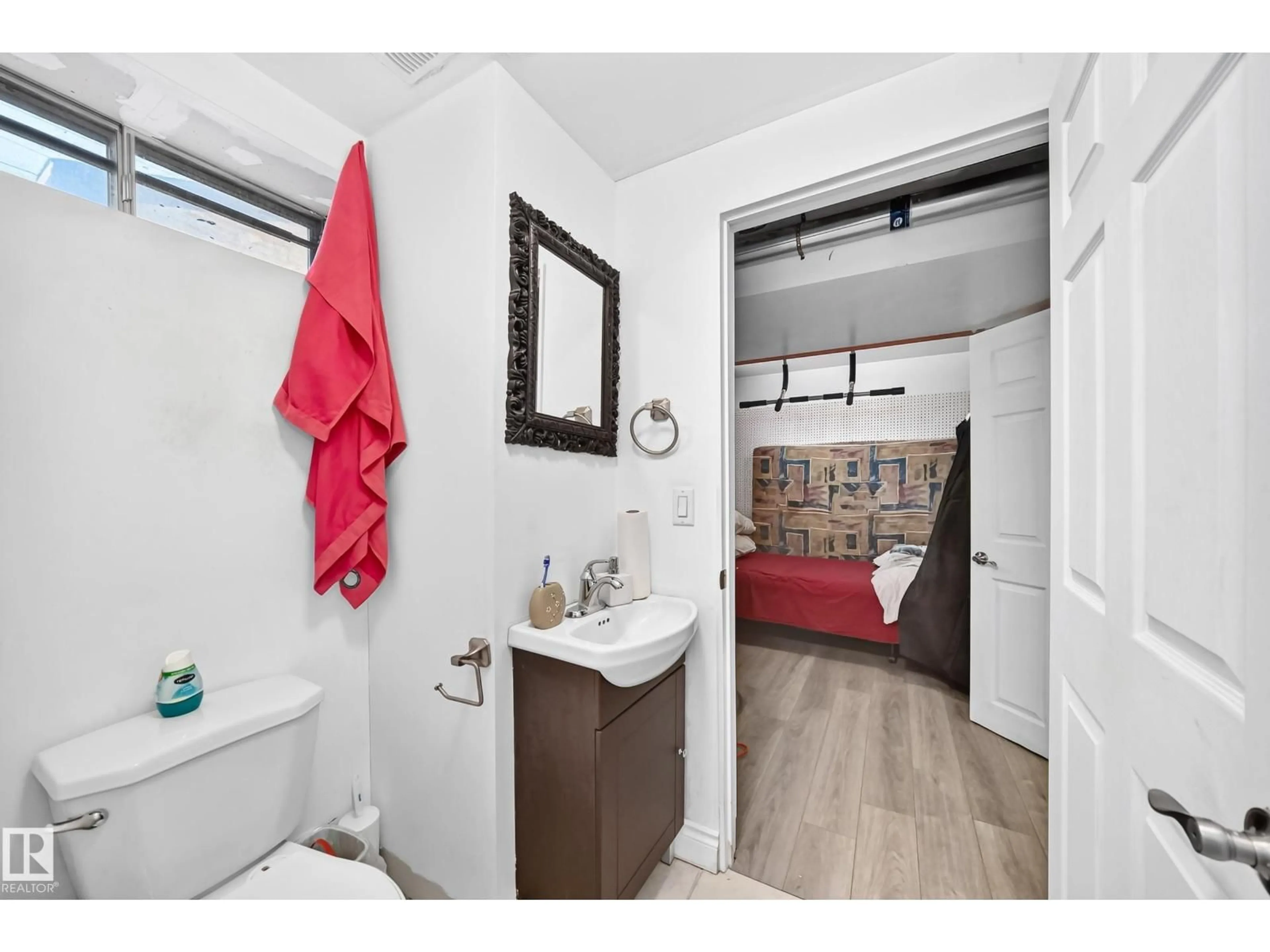 Standard bathroom, ceramic/tile floor for 10325 164 AV, Edmonton Alberta T5X2J2