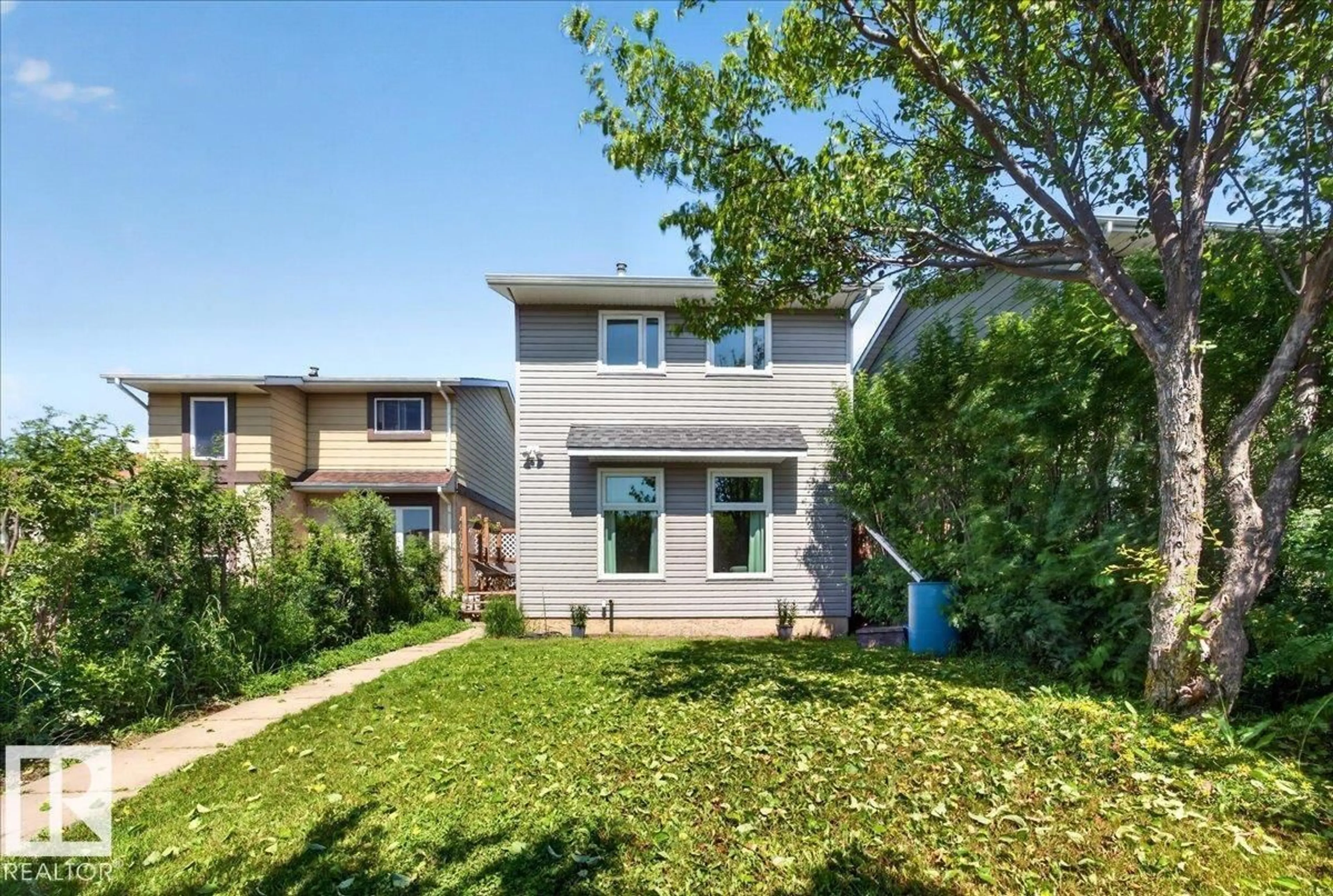 A pic from outside/outdoor area/front of a property/back of a property/a pic from drone, street for 44 BIRCH DR, Gibbons Alberta T0A1N0
