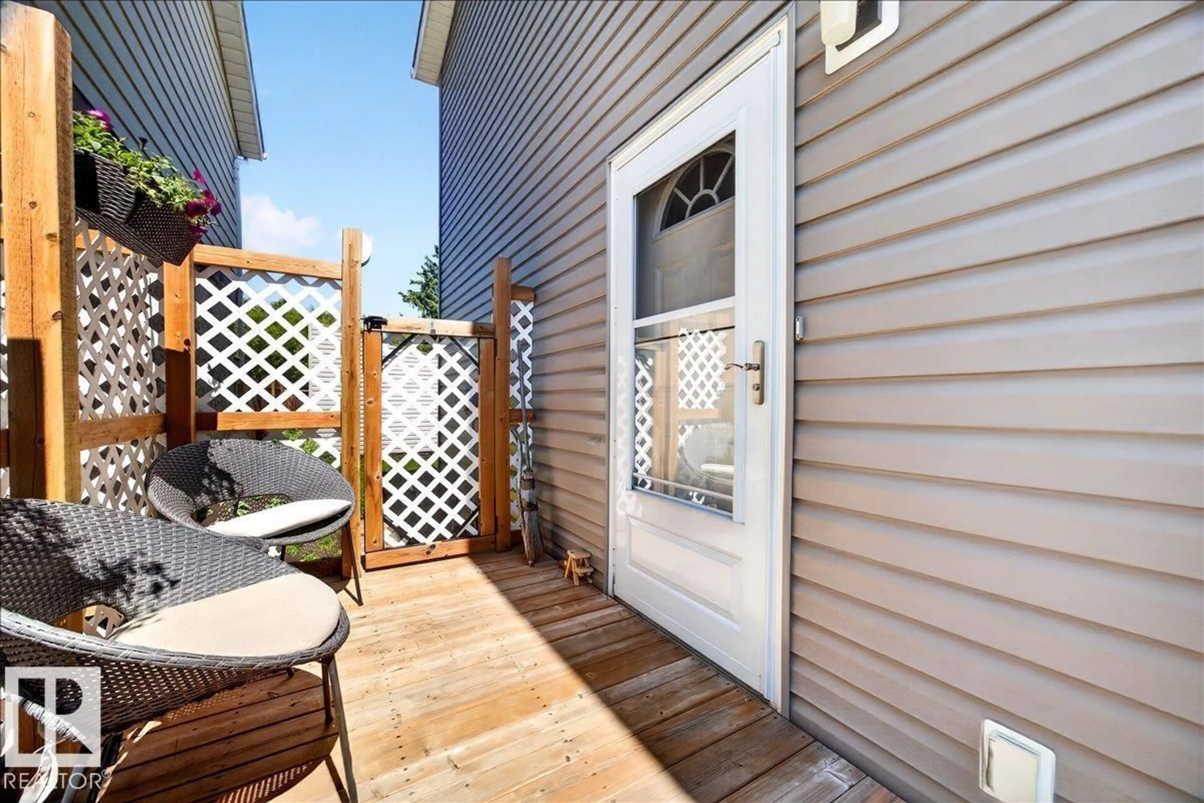 Patio, street for 44 BIRCH DR, Gibbons Alberta T0A1N0