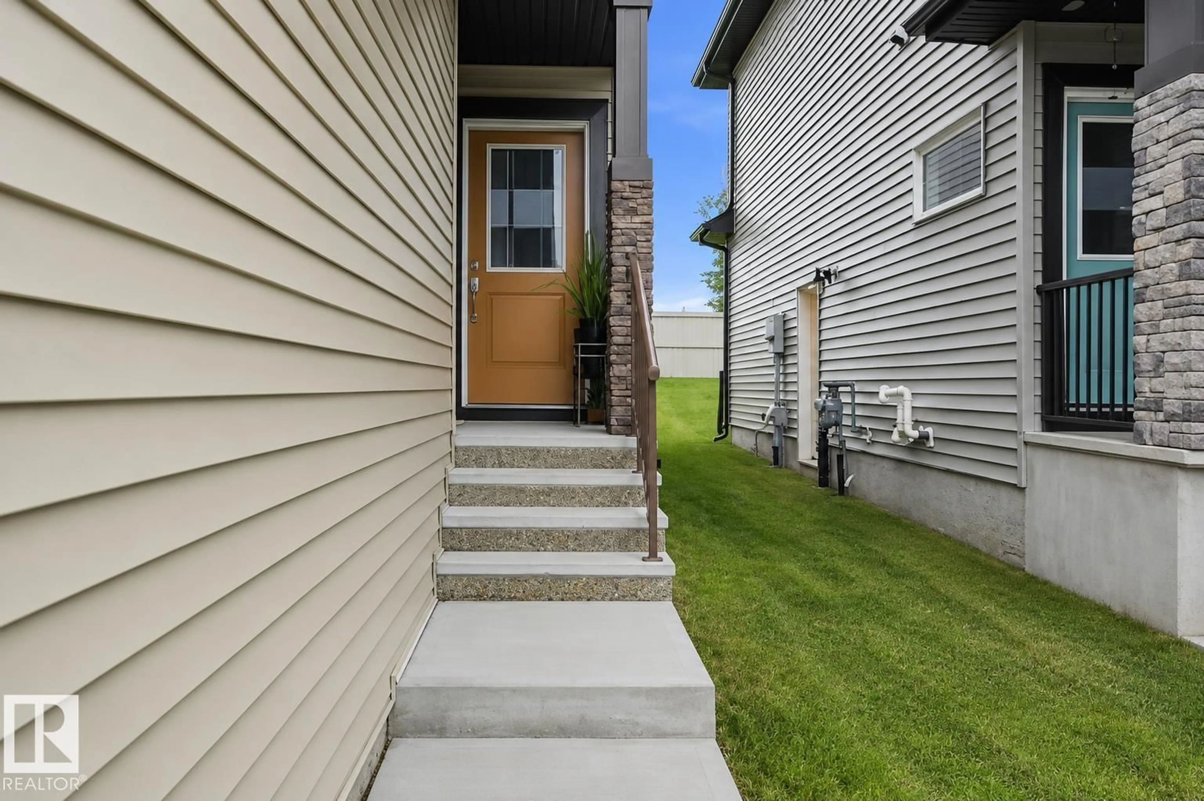 Unknown for 7258 CHIVERS PL, Edmonton Alberta T6W4L4