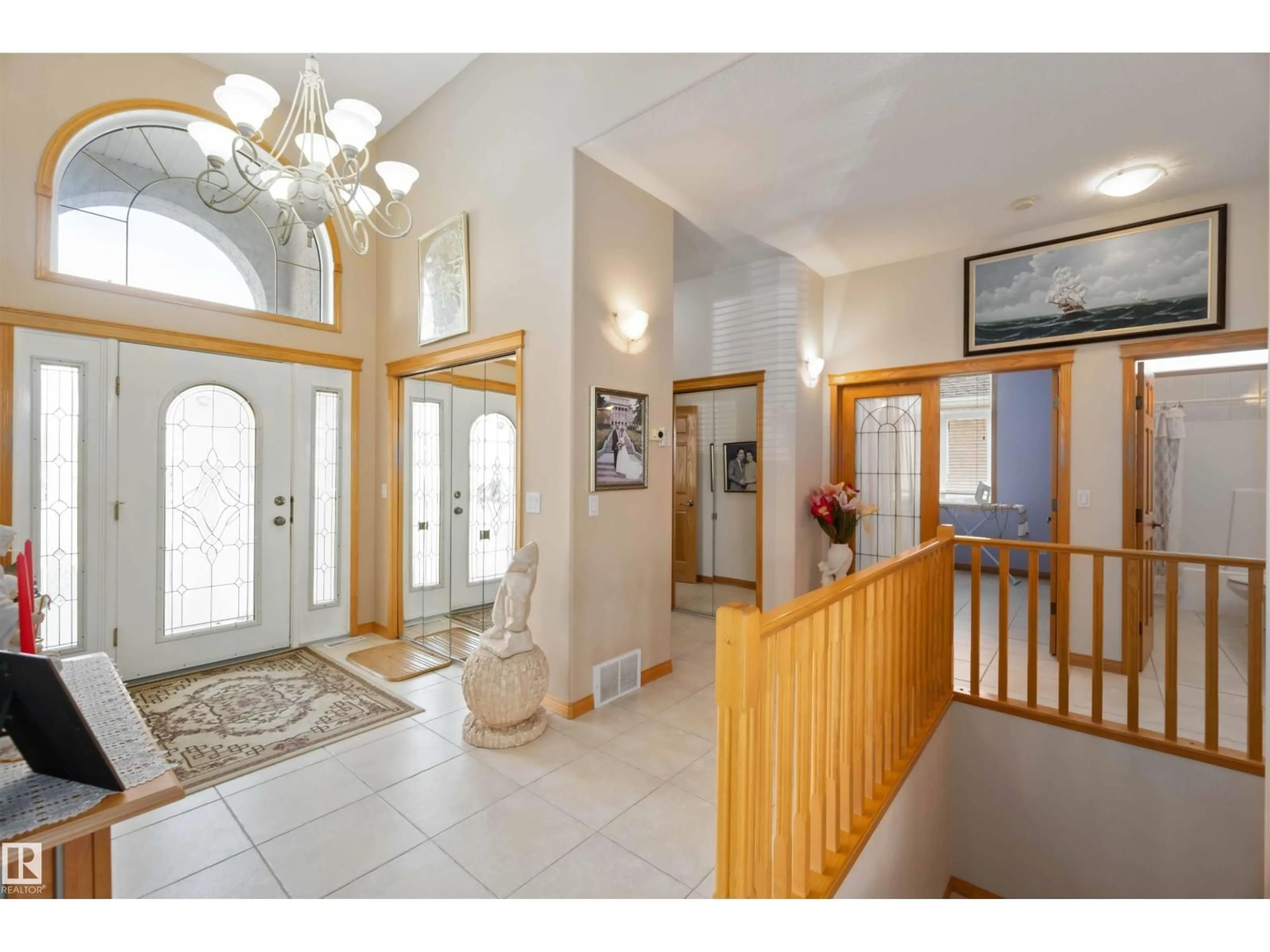 Indoor foyer for 7542 165A AV, Edmonton Alberta T5Z3P9