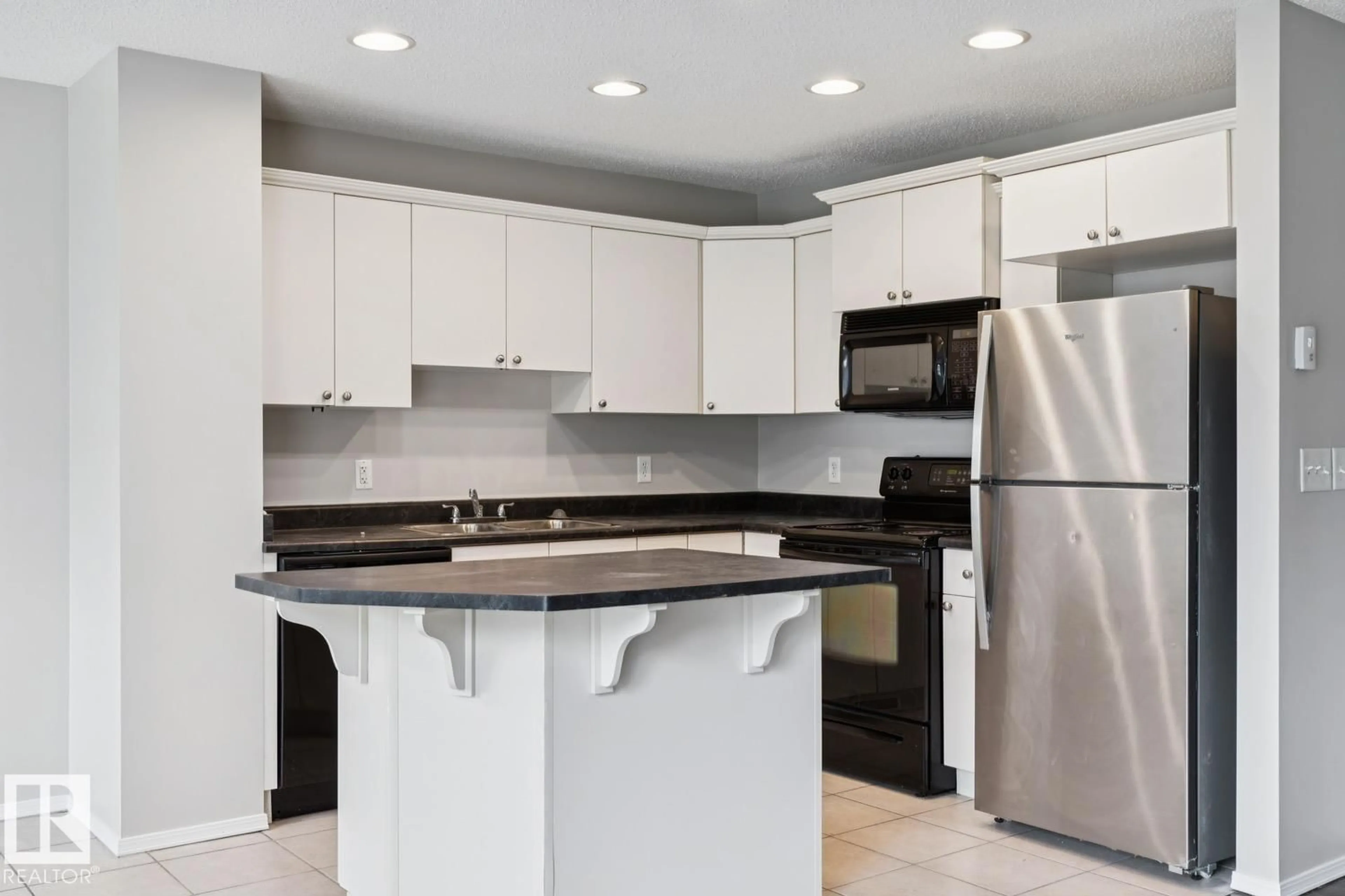 Standard kitchen, unknown for 9035 SCOTT CR, Edmonton Alberta T6R0E8