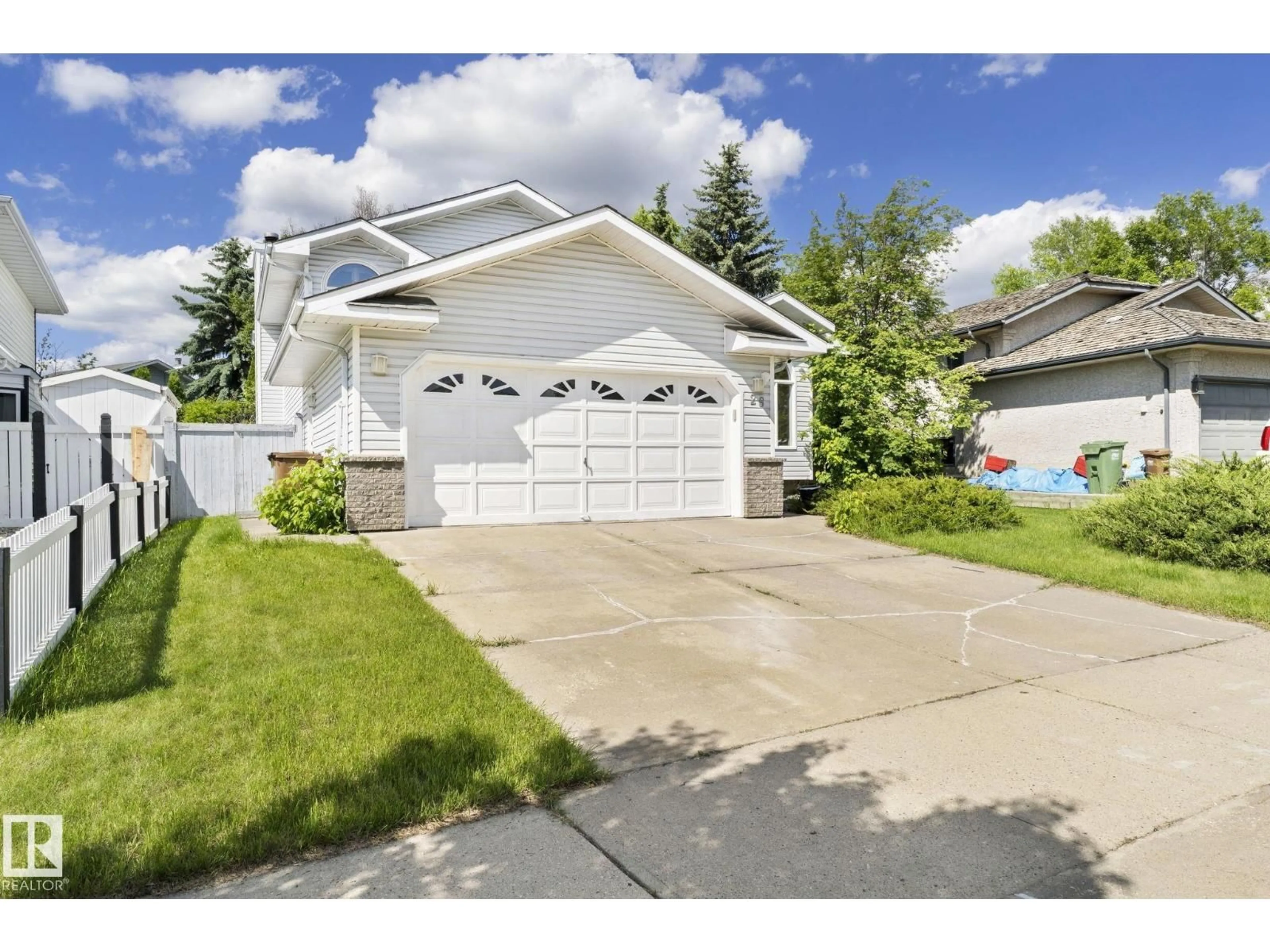 Home with vinyl exterior material, street for 28 HARROLD PL, St. Albert Alberta T8N5P8