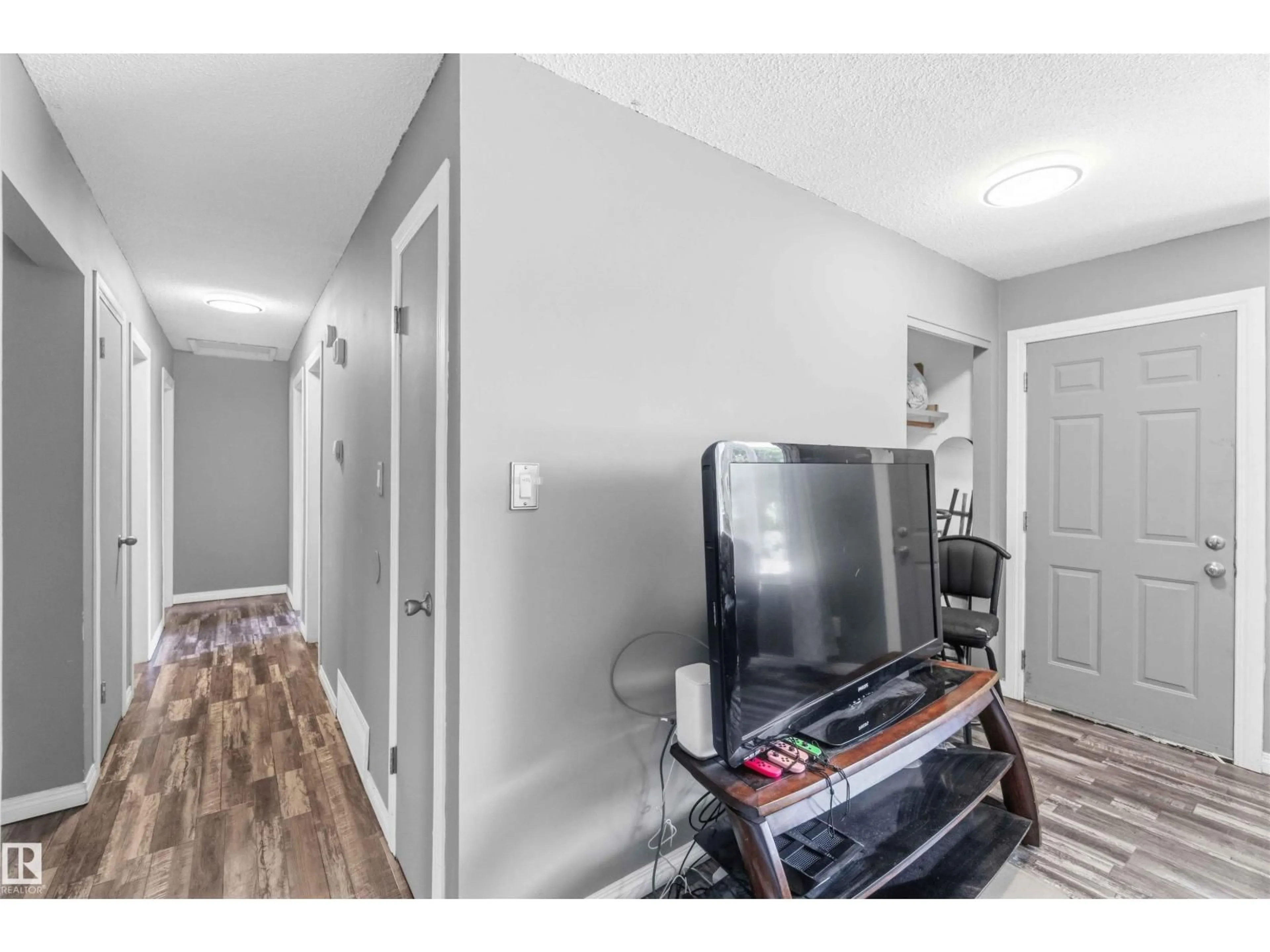 Indoor entryway for 4608 48 AV, Redwater Alberta T0A2W0