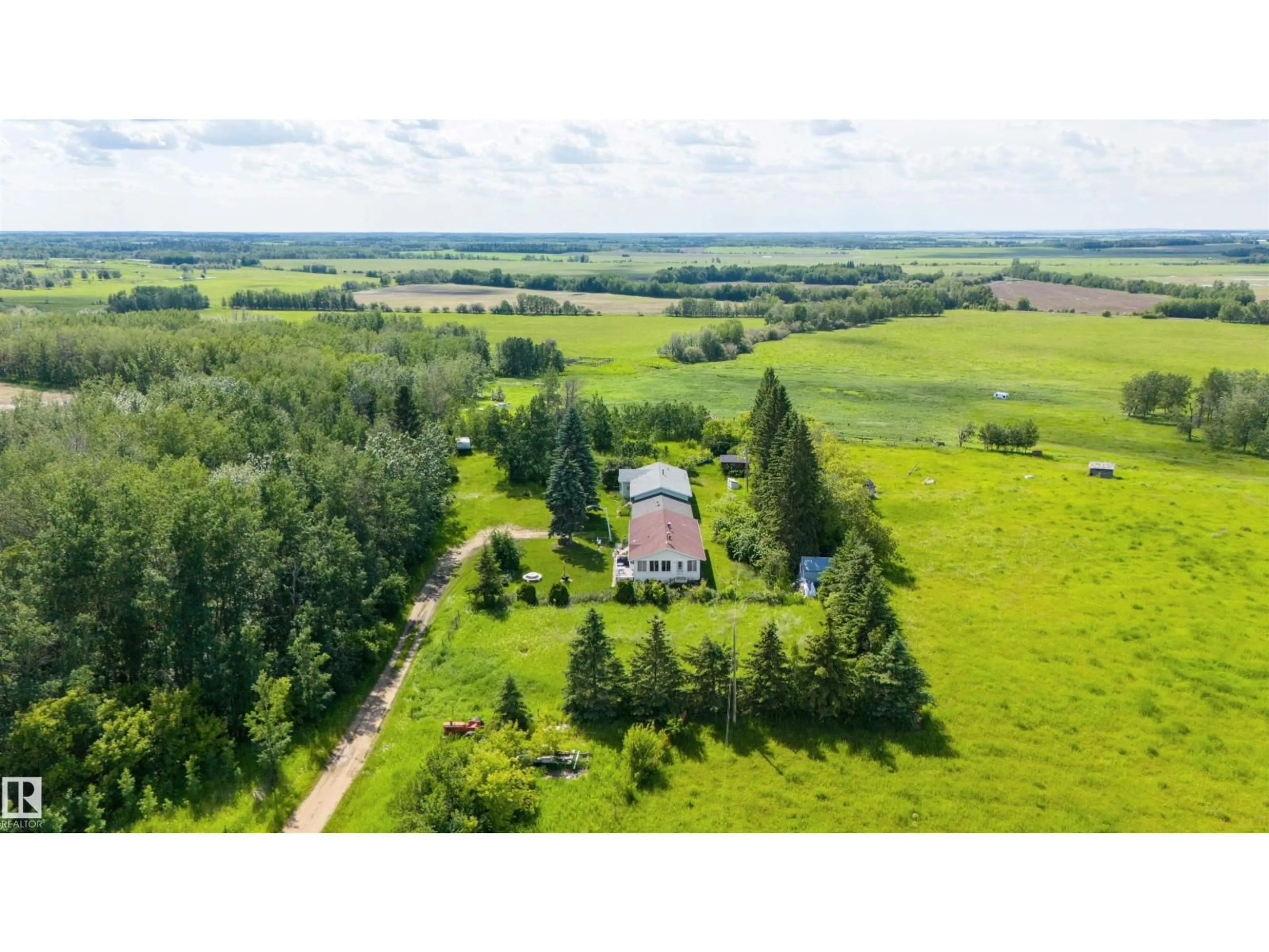 A pic from outside/outdoor area/front of a property/back of a property/a pic from drone, unknown for 643016A RGE ROAD 195, Rural Athabasca County Alberta T0A0M0