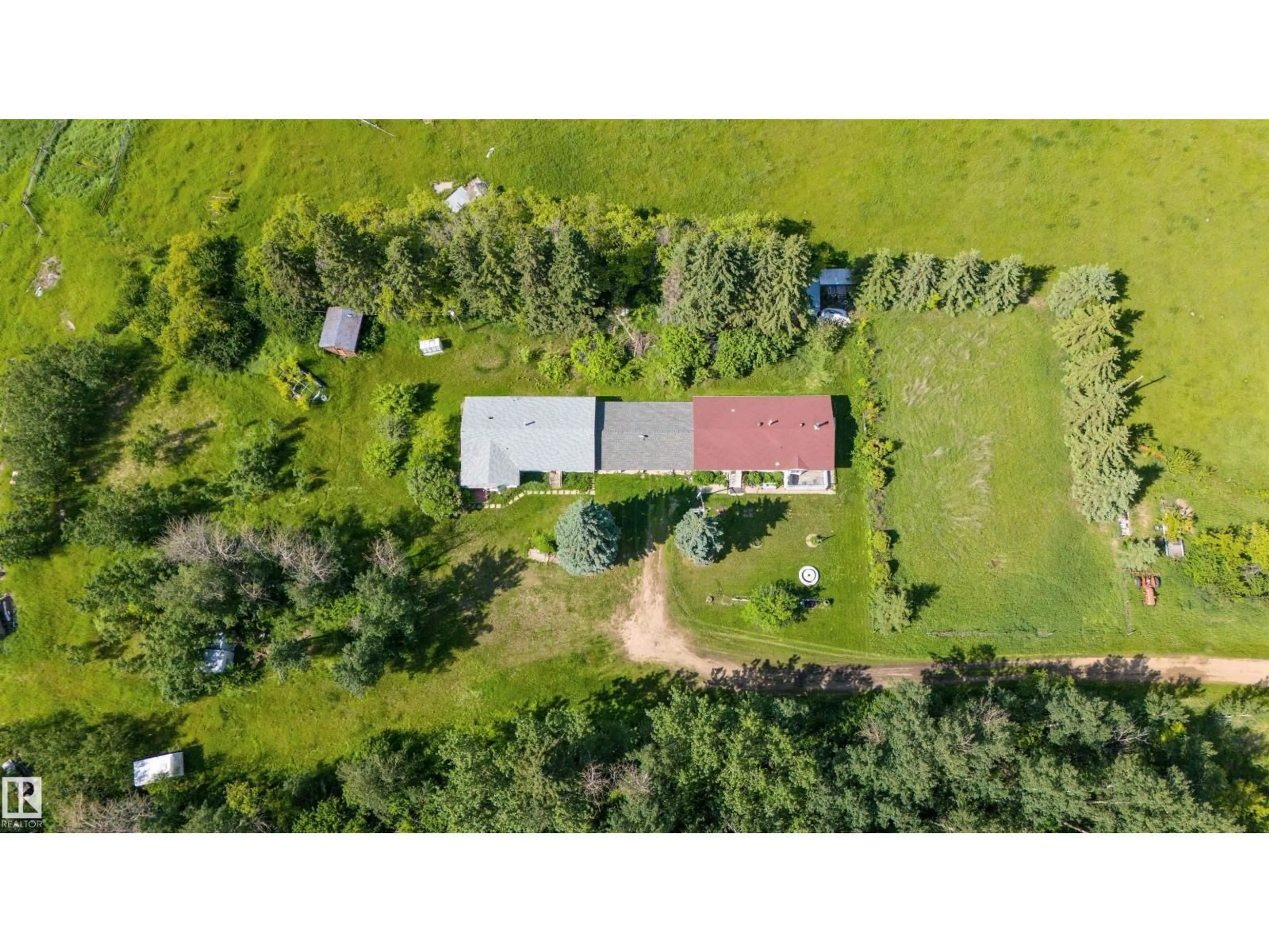 A pic from outside/outdoor area/front of a property/back of a property/a pic from drone, building for 643016A RGE ROAD 195, Rural Athabasca County Alberta T0A0M0