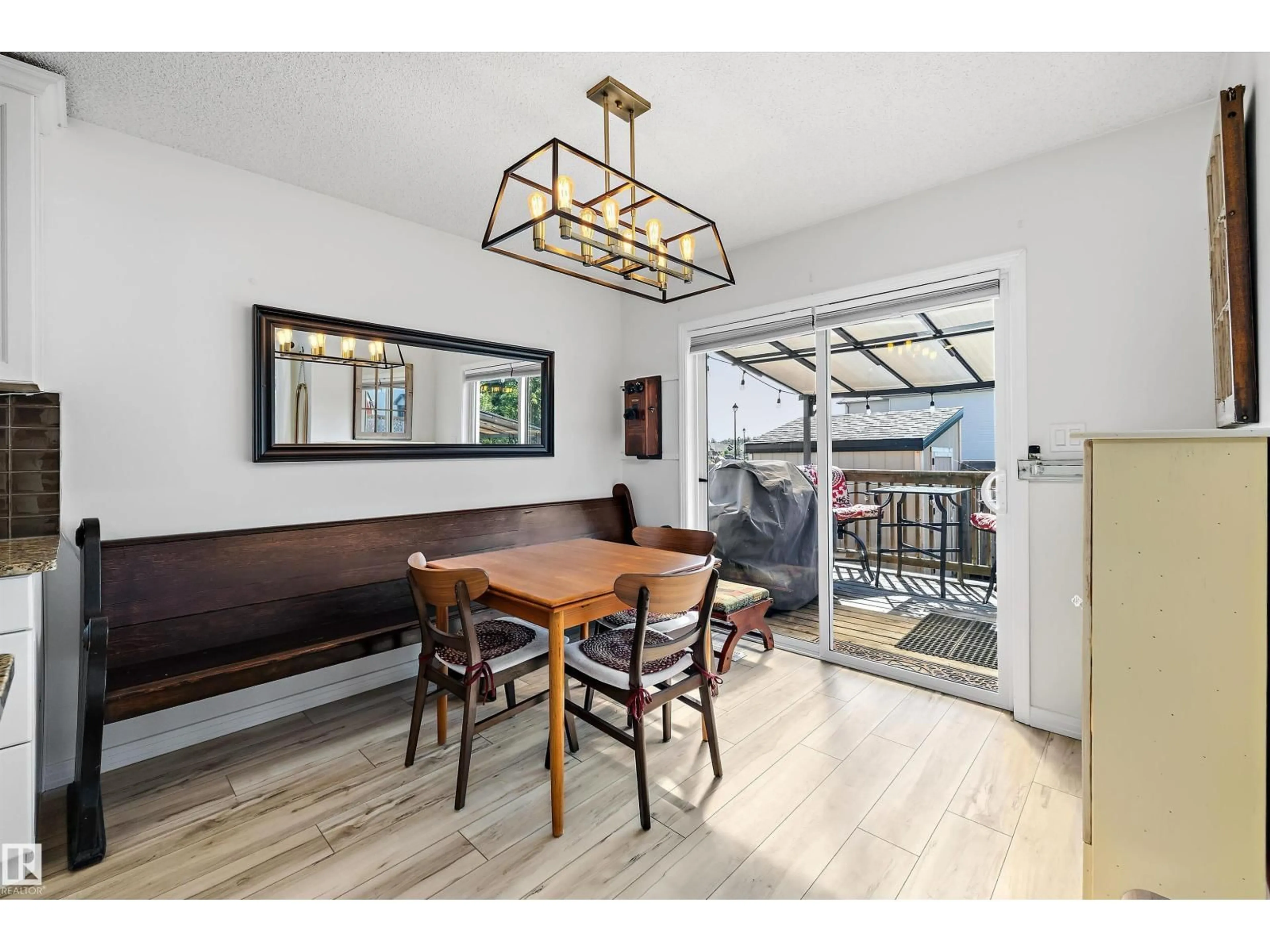 Dining room, unknown for 25 HALLADAY BV, Spruce Grove Alberta T7X0E9