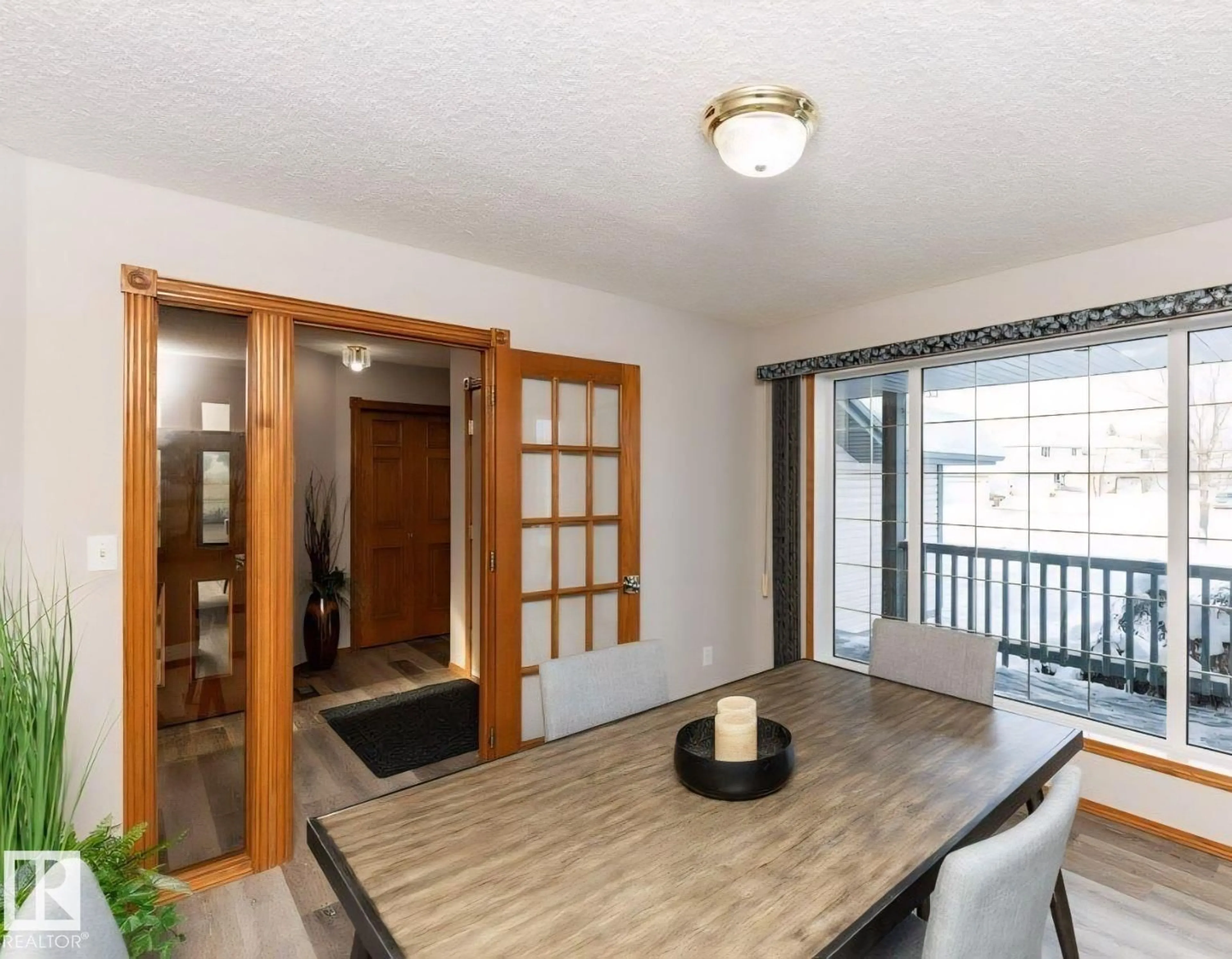Dining room, wood/laminate floor for 49 HERITAGE DR, St. Albert Alberta T8N6M7