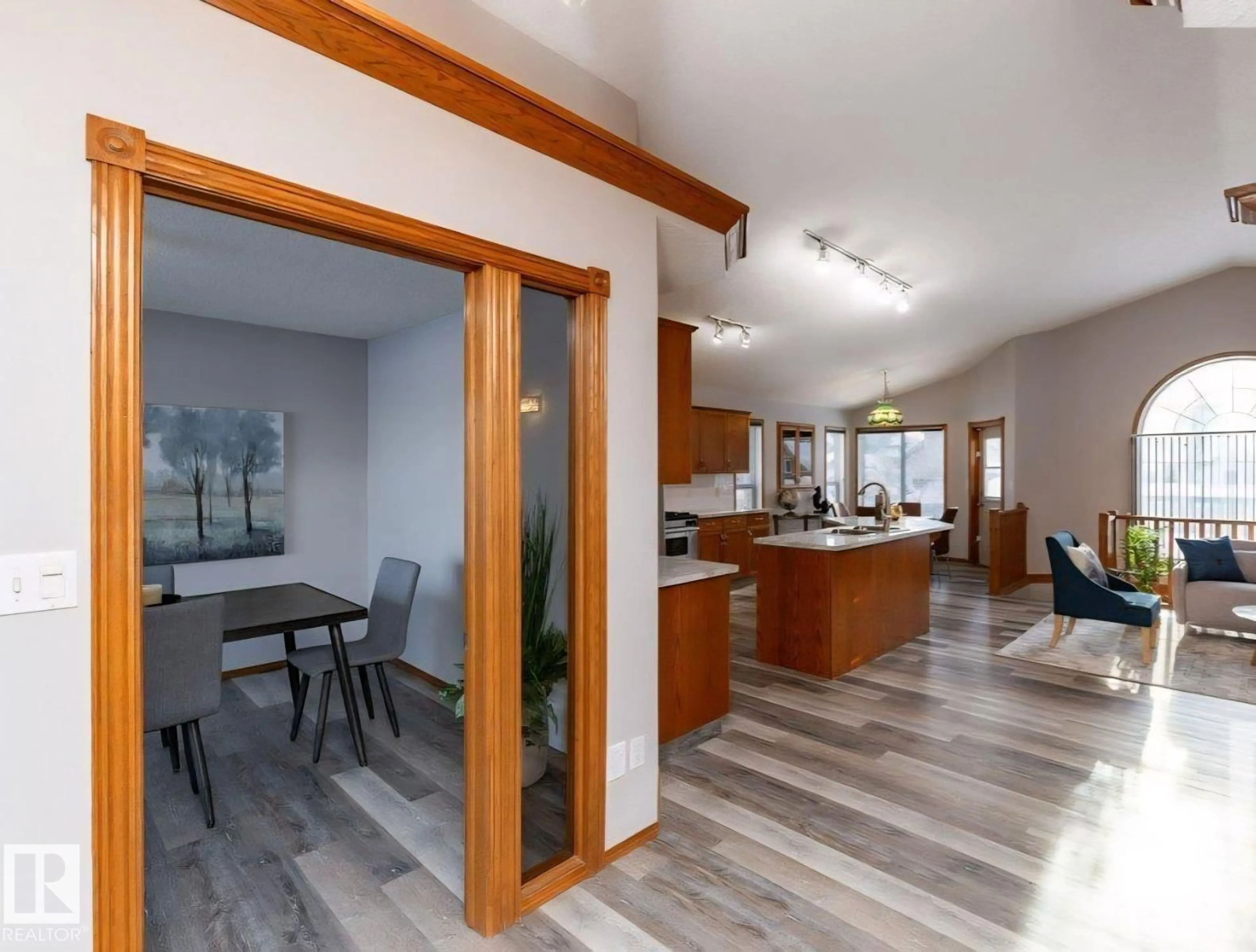 Open concept kitchen, wood/laminate floor for 49 HERITAGE DR, St. Albert Alberta T8N6M7