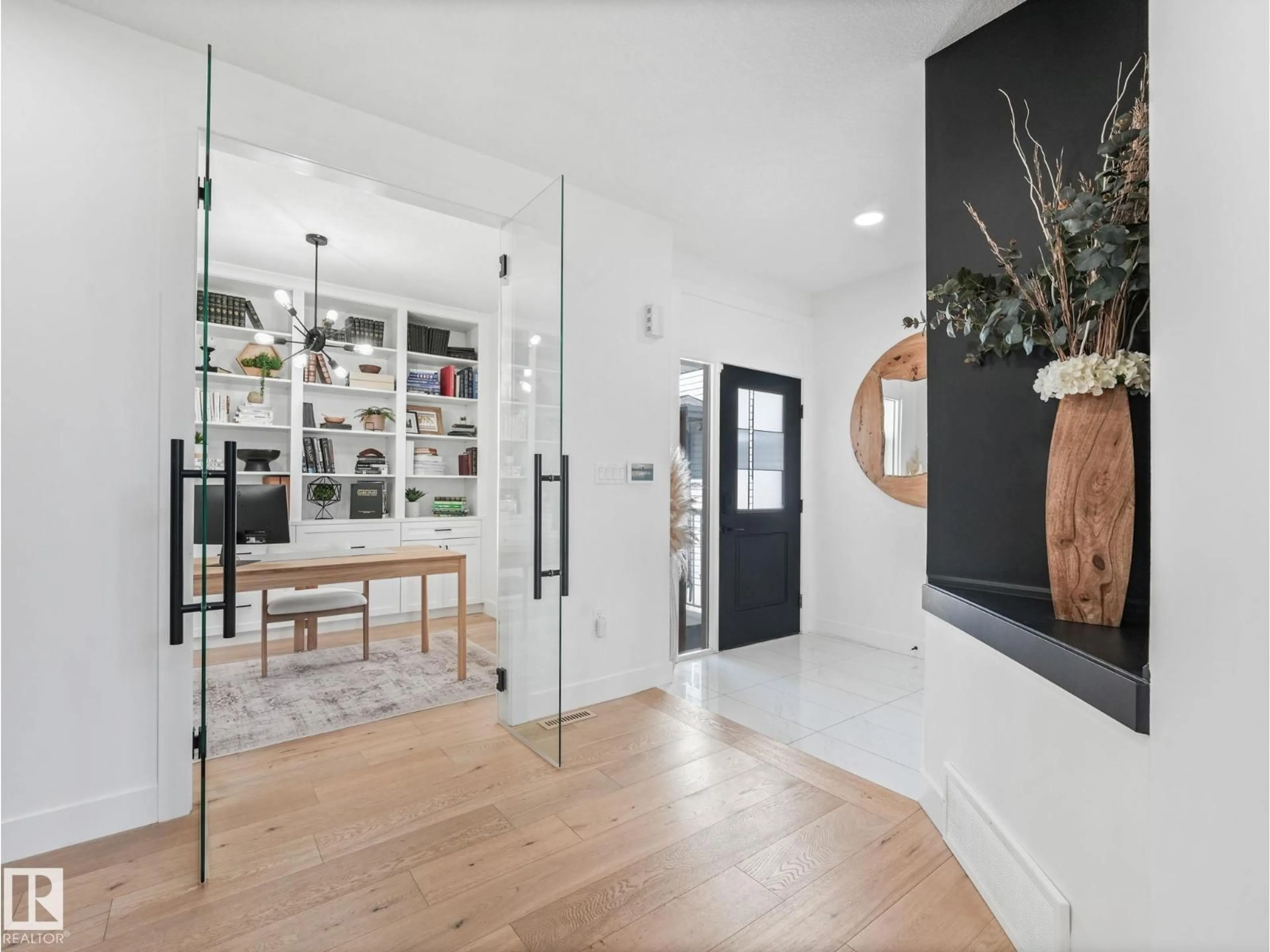Indoor entryway for 5411 66 ST, Beaumont Alberta T4X2X6