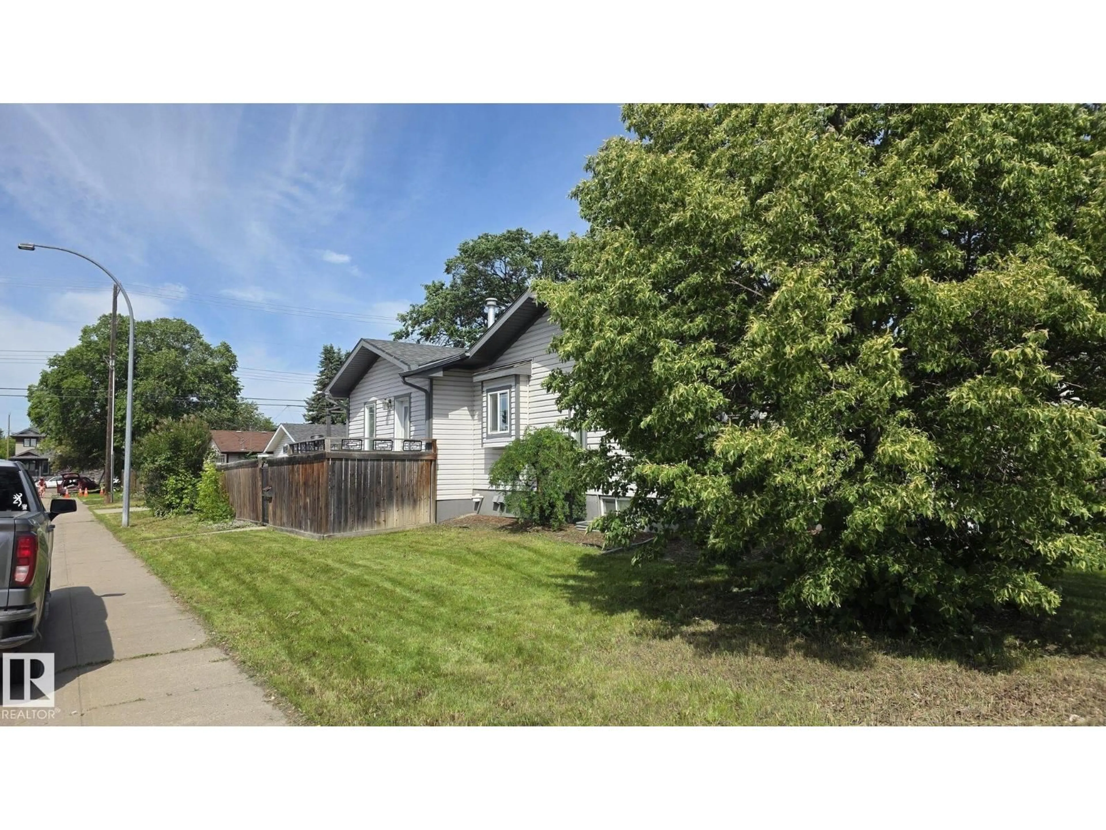 A pic from outside/outdoor area/front of a property/back of a property/a pic from drone, street for NW - 9402 153 ST, Edmonton Alberta T5R1R3