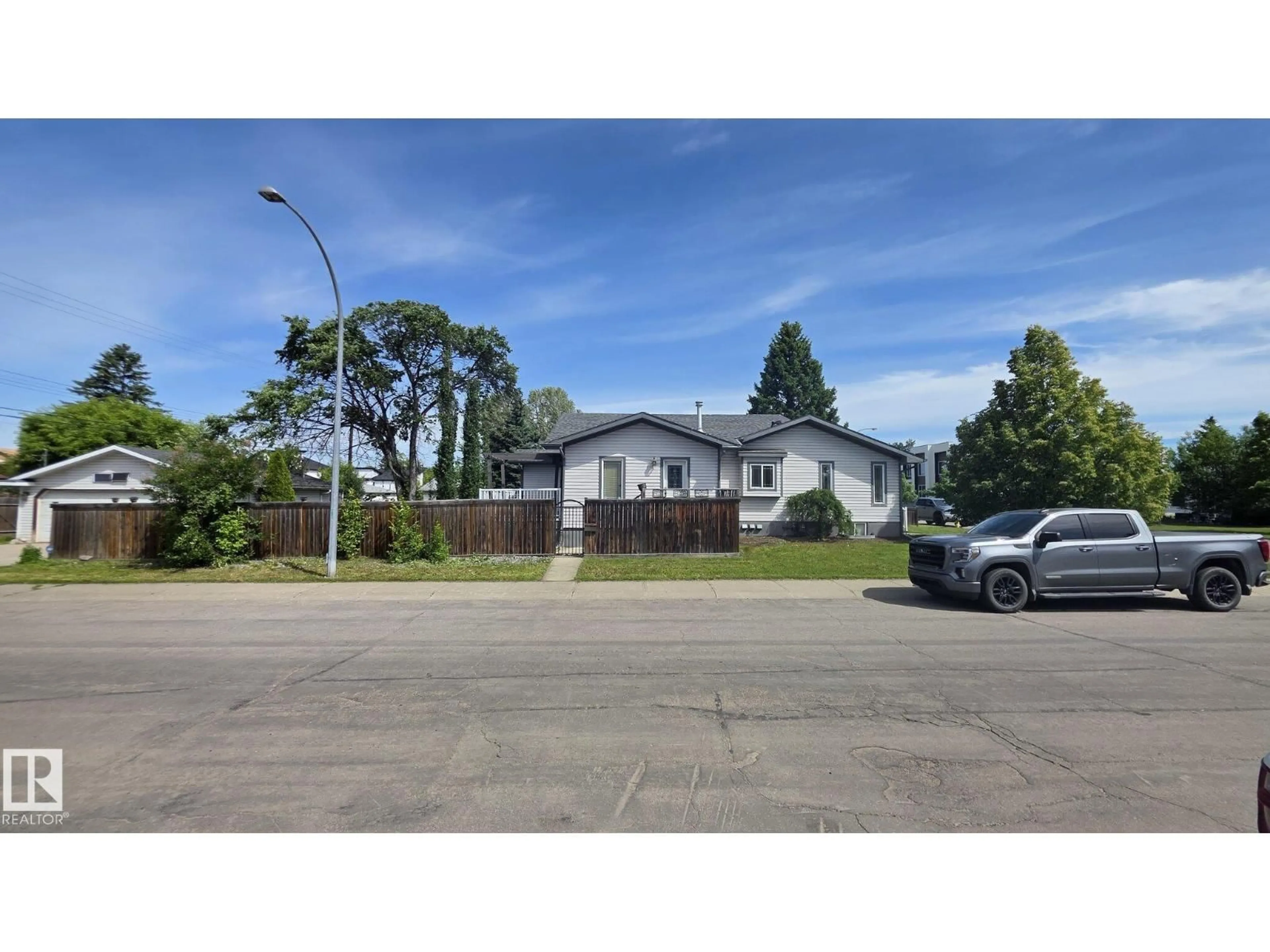 Unknown for NW - 9402 153 ST, Edmonton Alberta T5R1R3