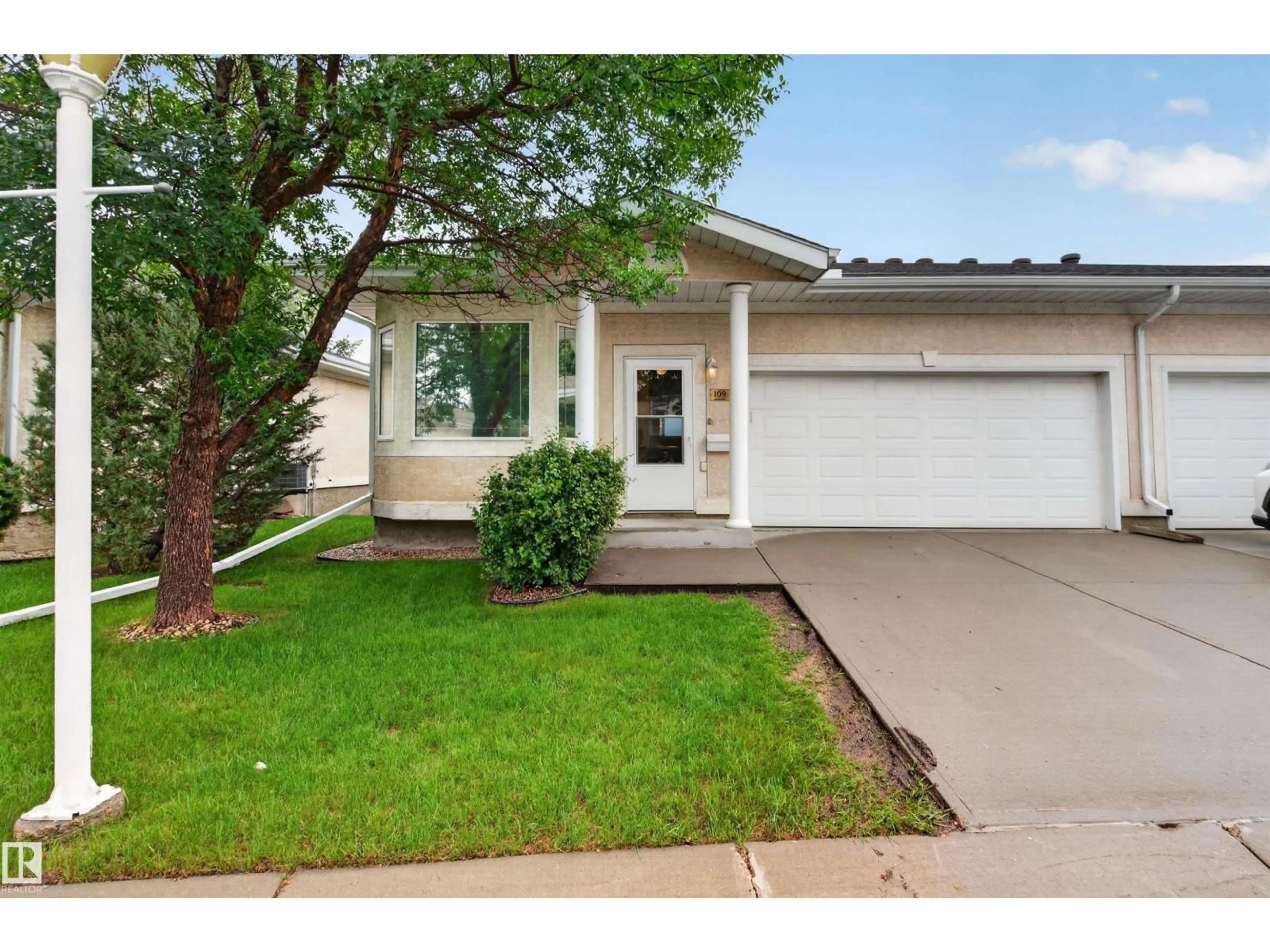 Home with vinyl exterior material, street for 109 FALCONER CT, Edmonton Alberta T6R2V8