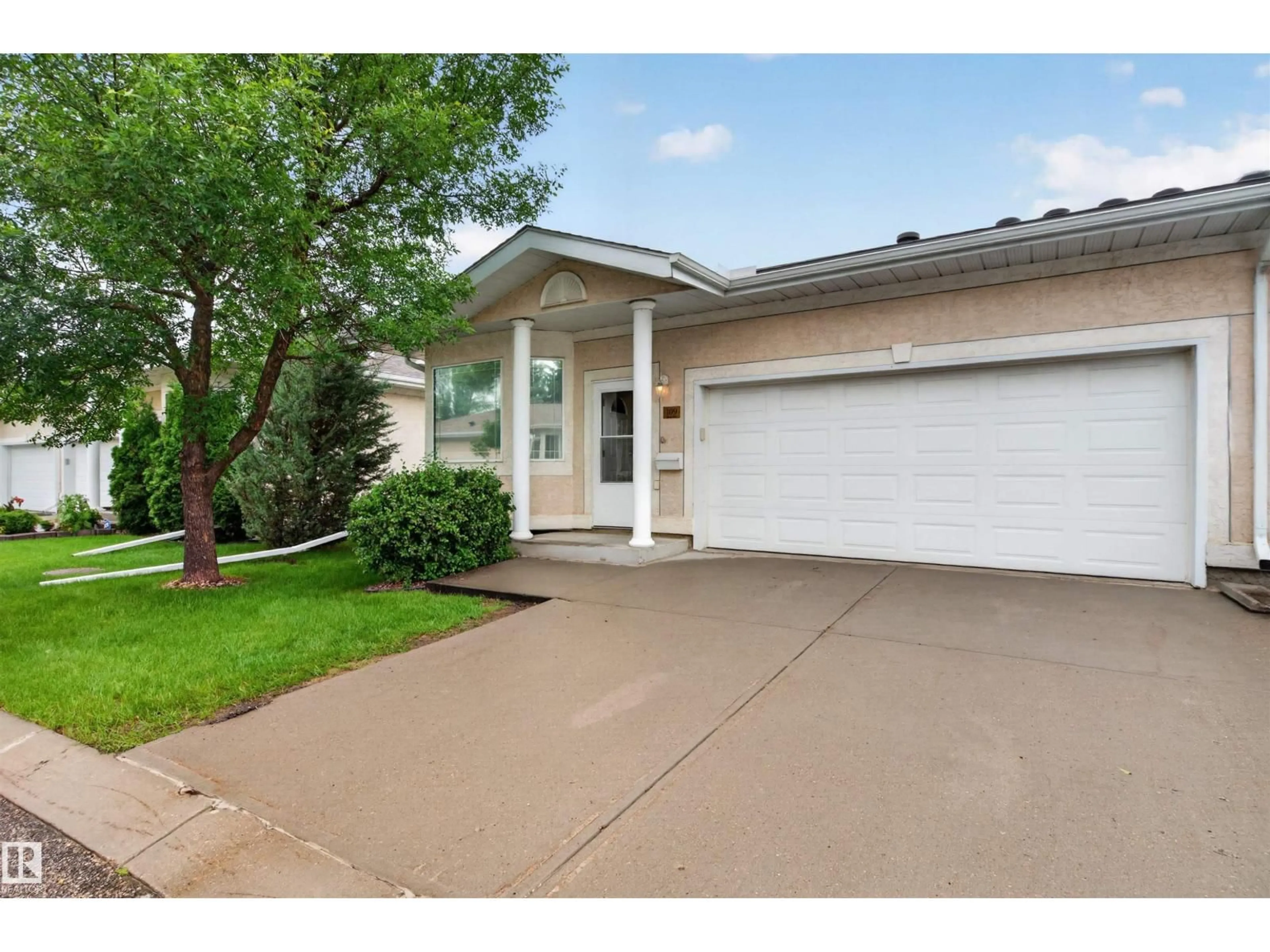 Unknown for 109 FALCONER CT, Edmonton Alberta T6R2V8