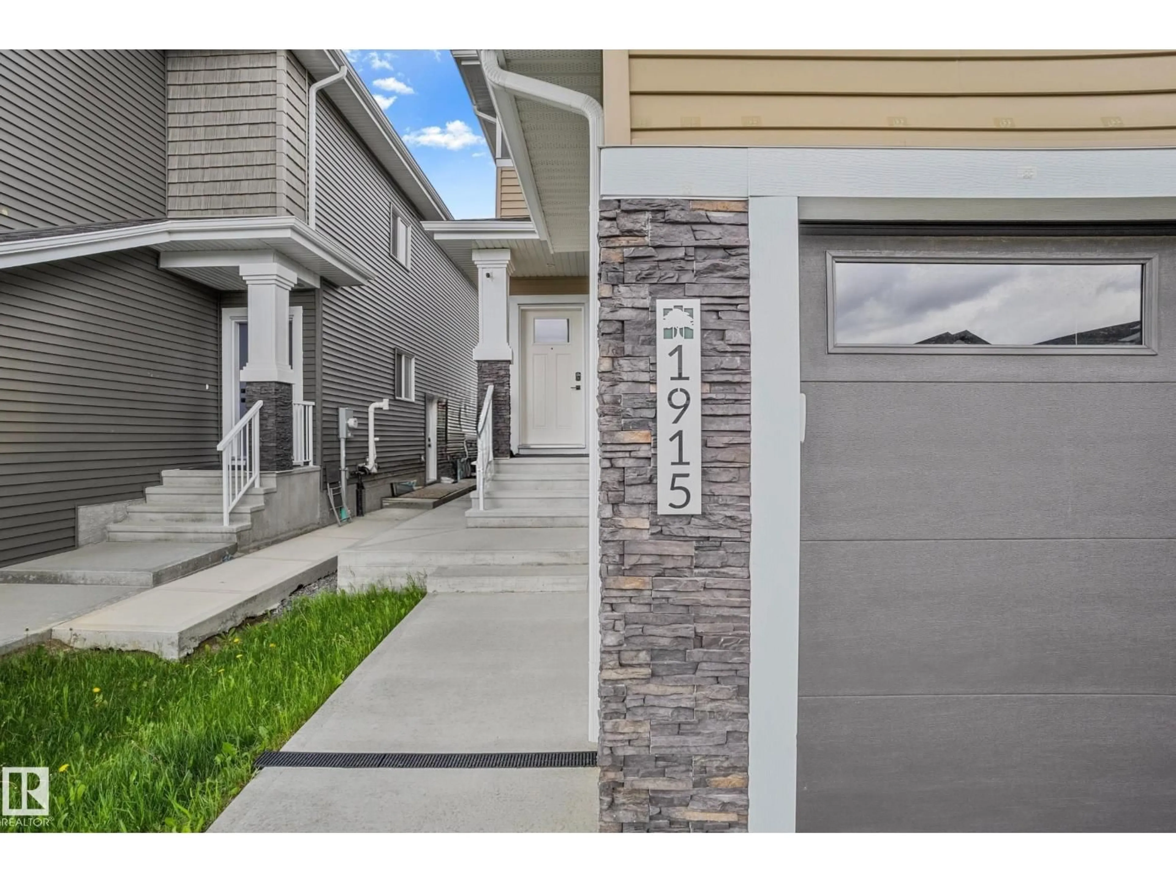 Unknown for SW - 1915 164 ST, Edmonton Alberta T6W5J8