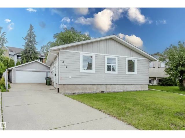 212 HOMESTEAD CR, Edmonton
