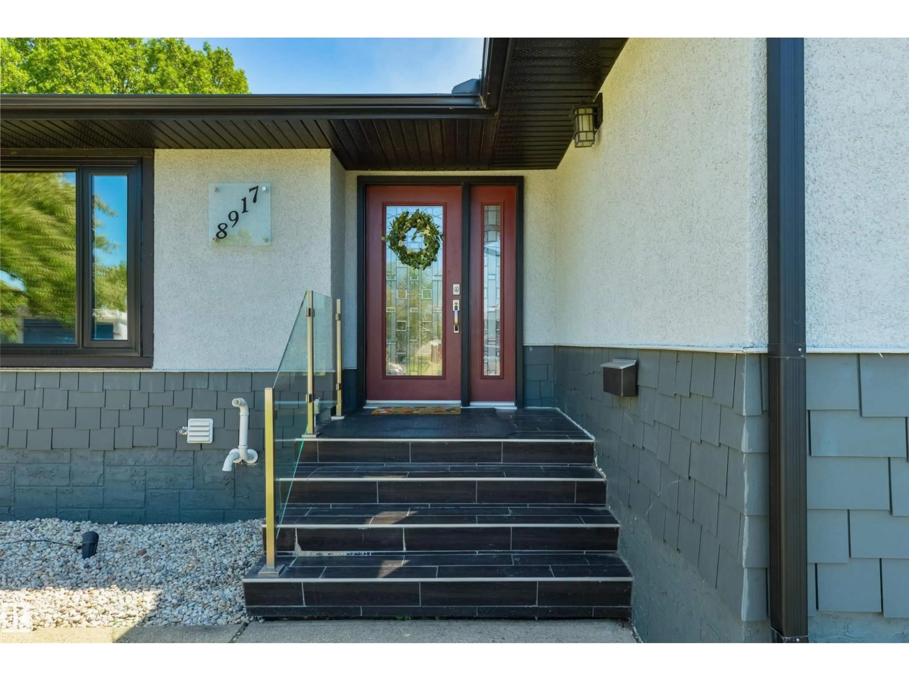 Indoor entryway for 8917 162 ST NW, Edmonton Alberta T5R2M5