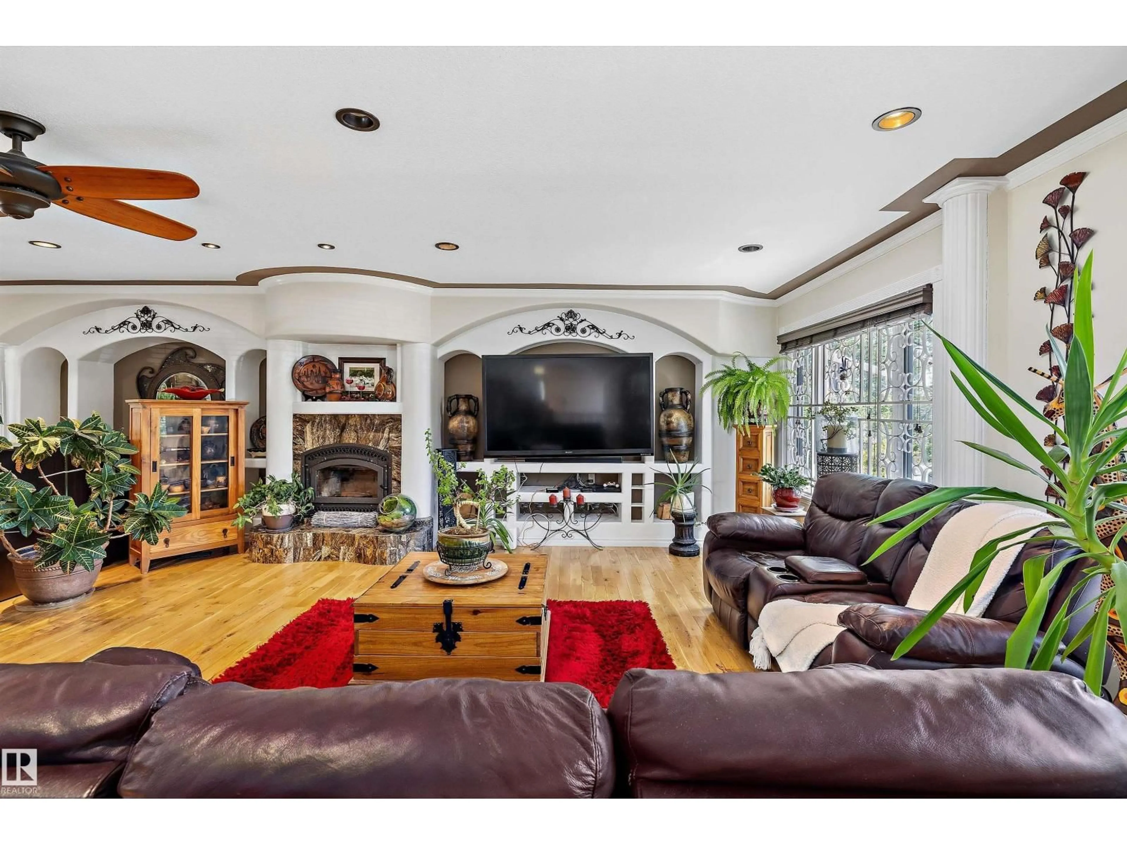 Home theater for 11124 110A AV NW, Edmonton Alberta T5H1K1