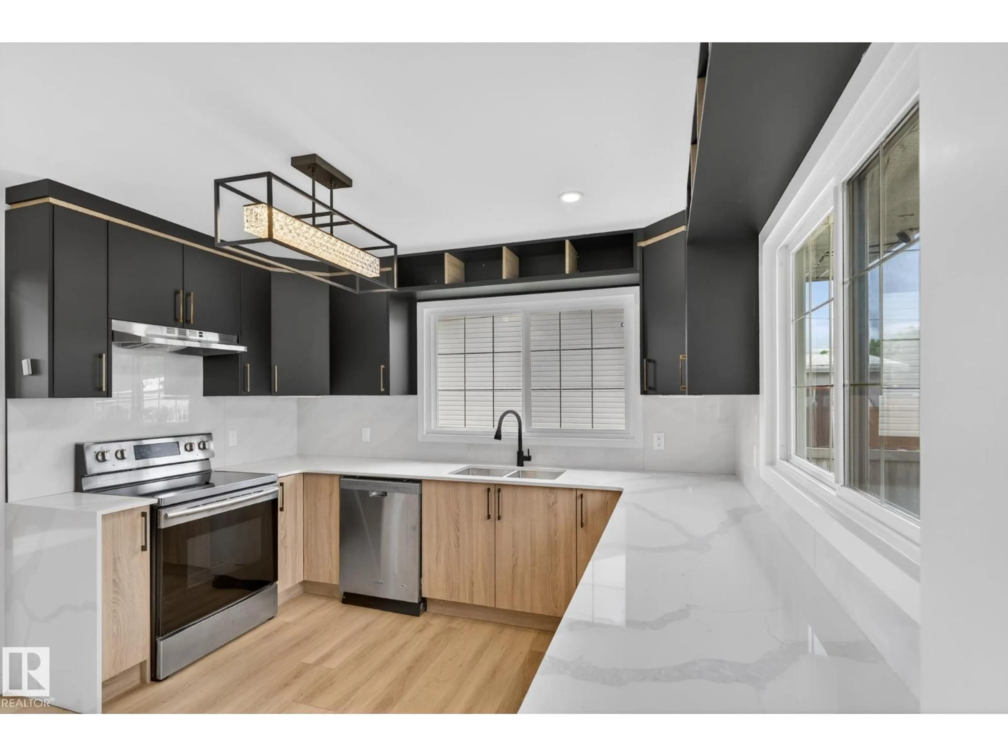 Open concept kitchen, ceramic/tile floor for NW - 12936 132 ST, Edmonton Alberta T5L1R3