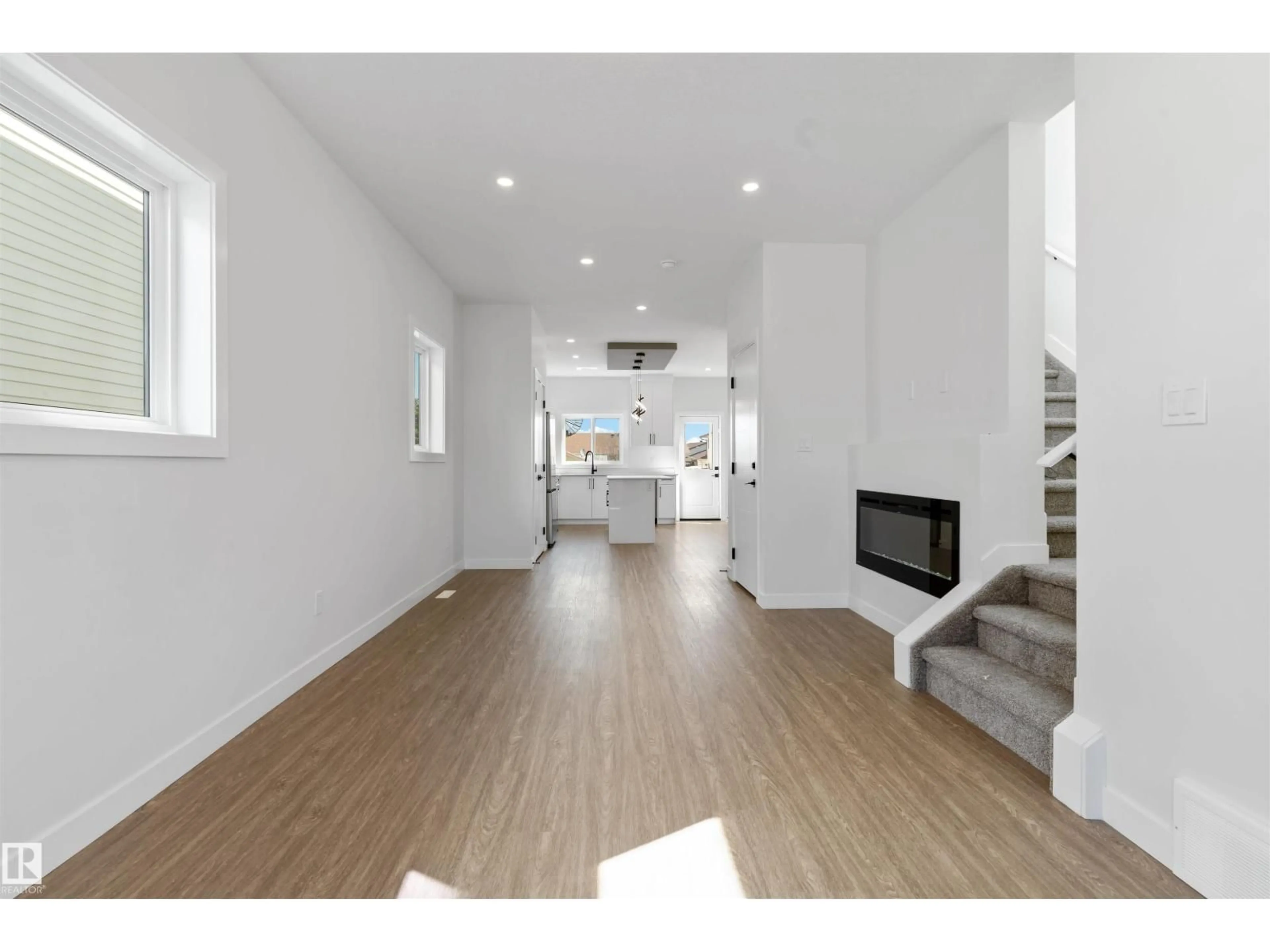 Indoor entryway for 12427 47 ST, Edmonton Alberta T5W5E5