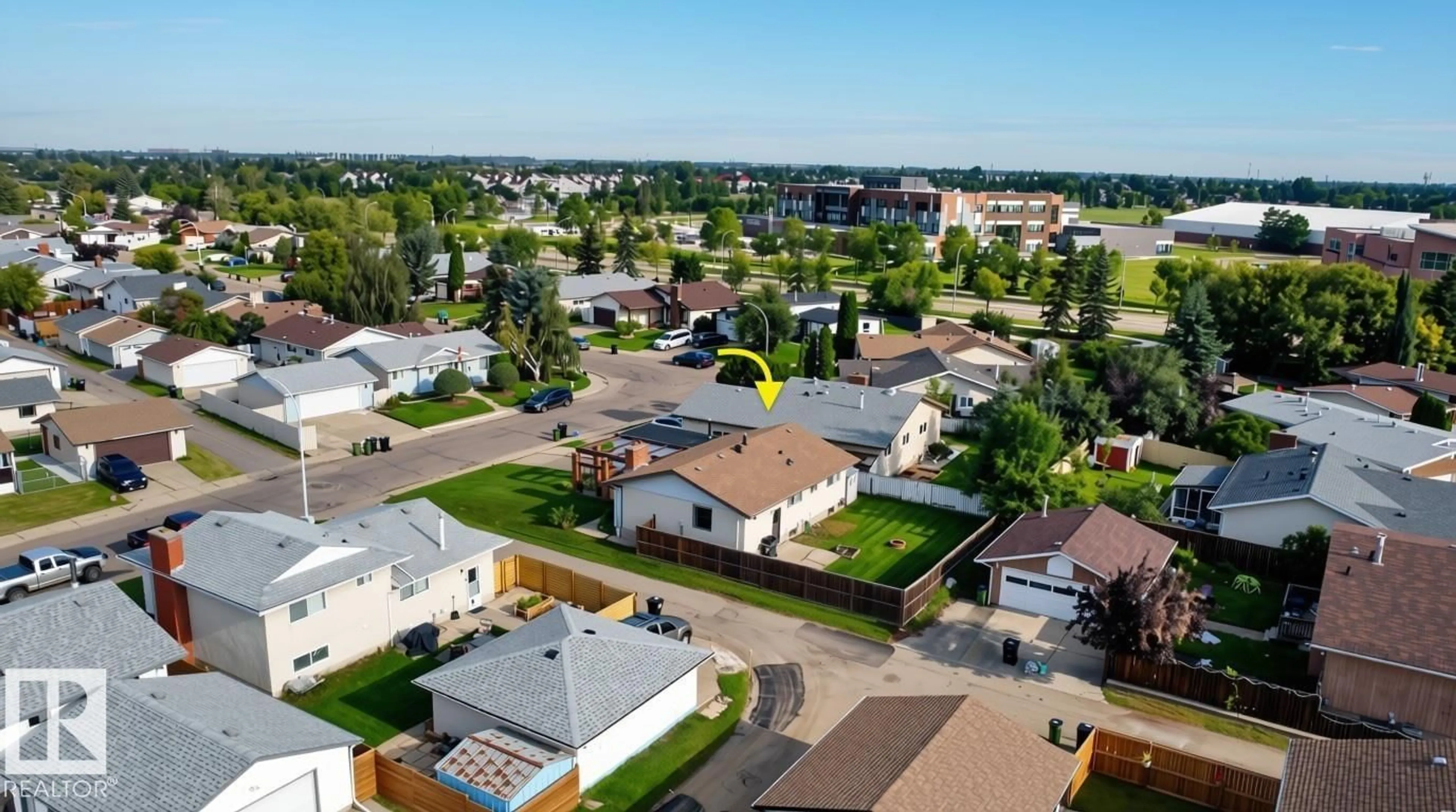 A pic from outside/outdoor area/front of a property/back of a property/a pic from drone, street for 15231 117 ST, Edmonton Alberta T5X1R2